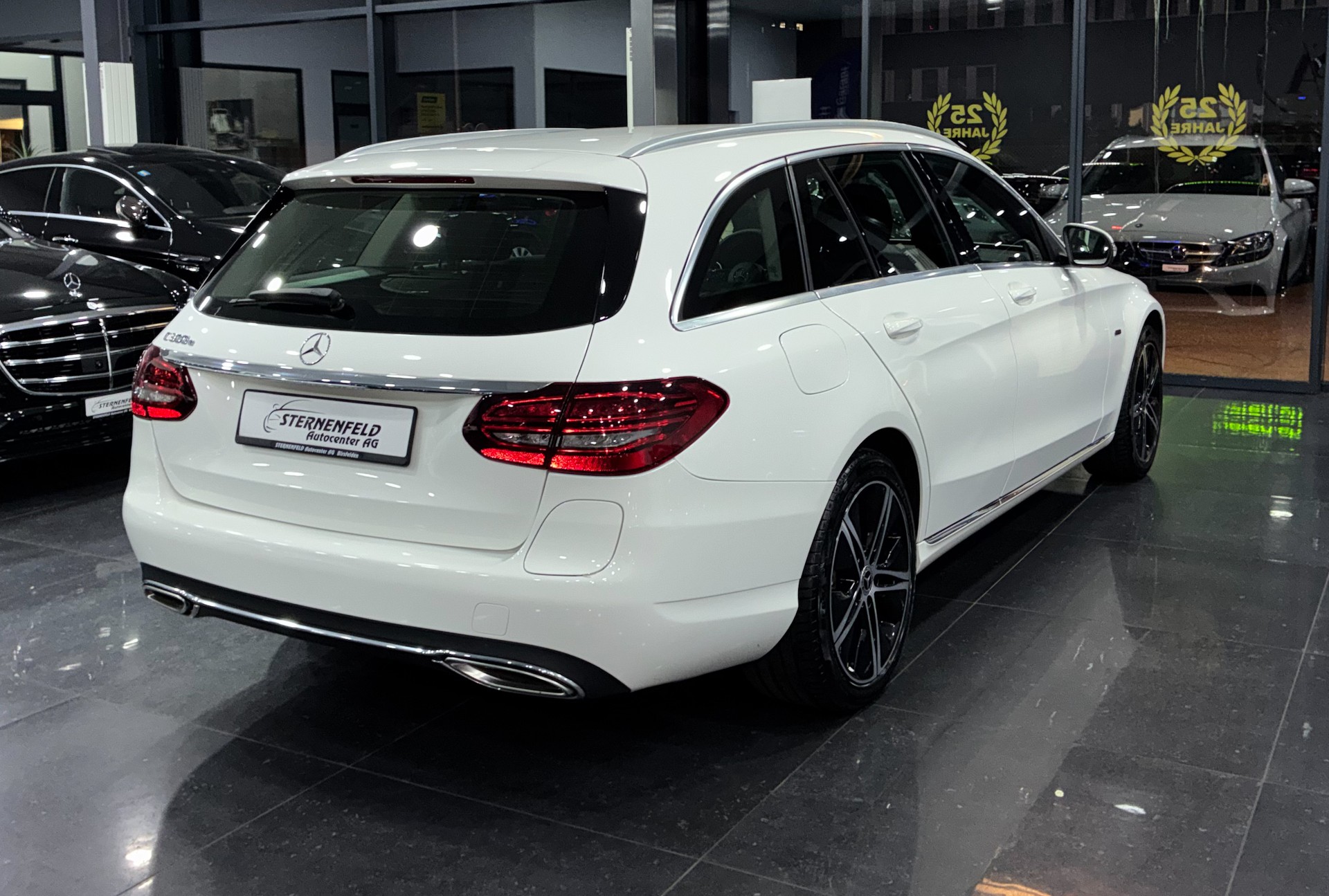 MERCEDES-BENZ C 300 e T-Modell Avantgarde 9G-Tronic-image-5