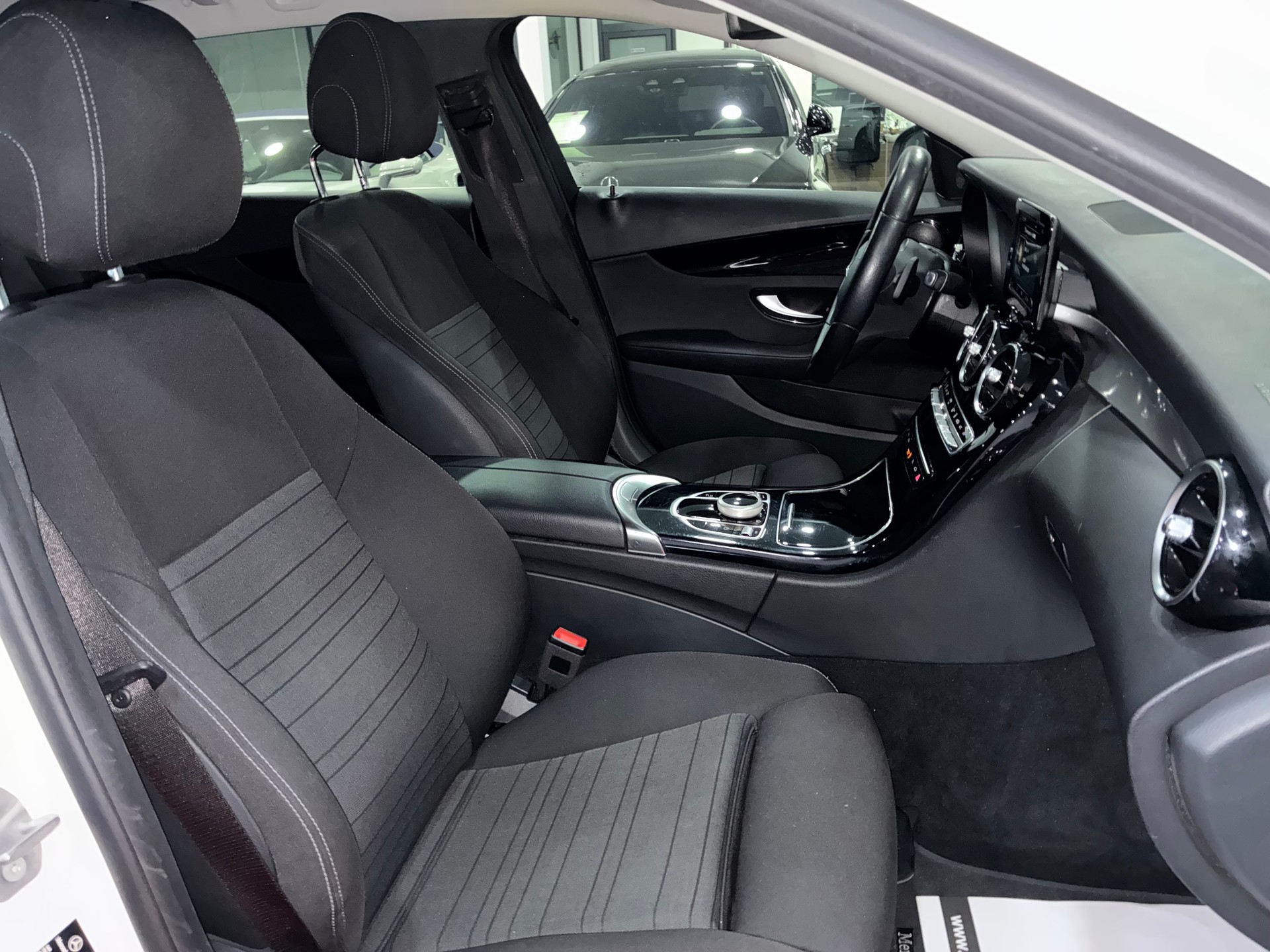 MERCEDES-BENZ C 300 e T-Modell Avantgarde 9G-Tronic-image-9