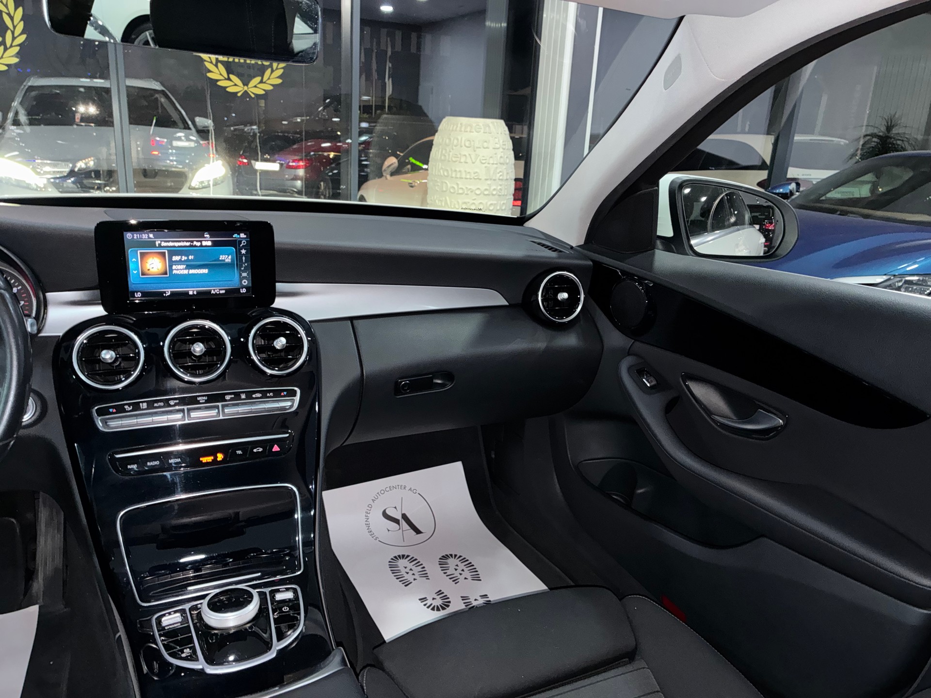 MERCEDES-BENZ C 300 e T-Modell Avantgarde 9G-Tronic-image-8