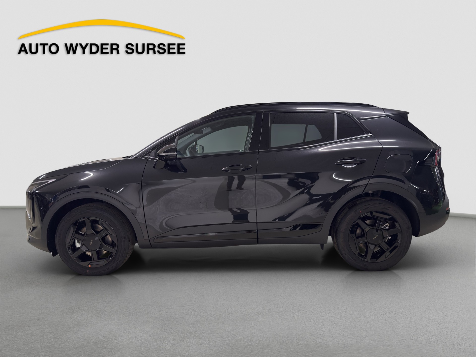 KIA Sportage 1.6 T-GDi Hybrid Black Edition-image-2