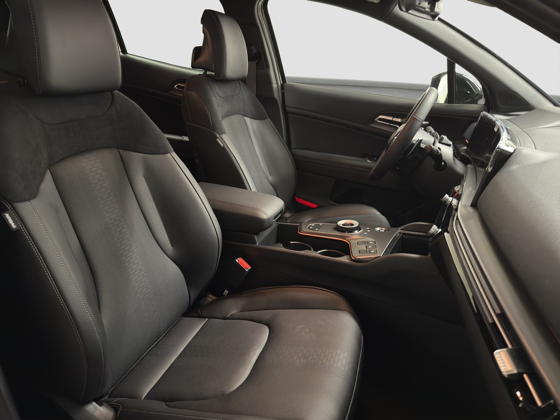 KIA Sportage 1.6 T-GDi Hybrid Black Edition-image-9