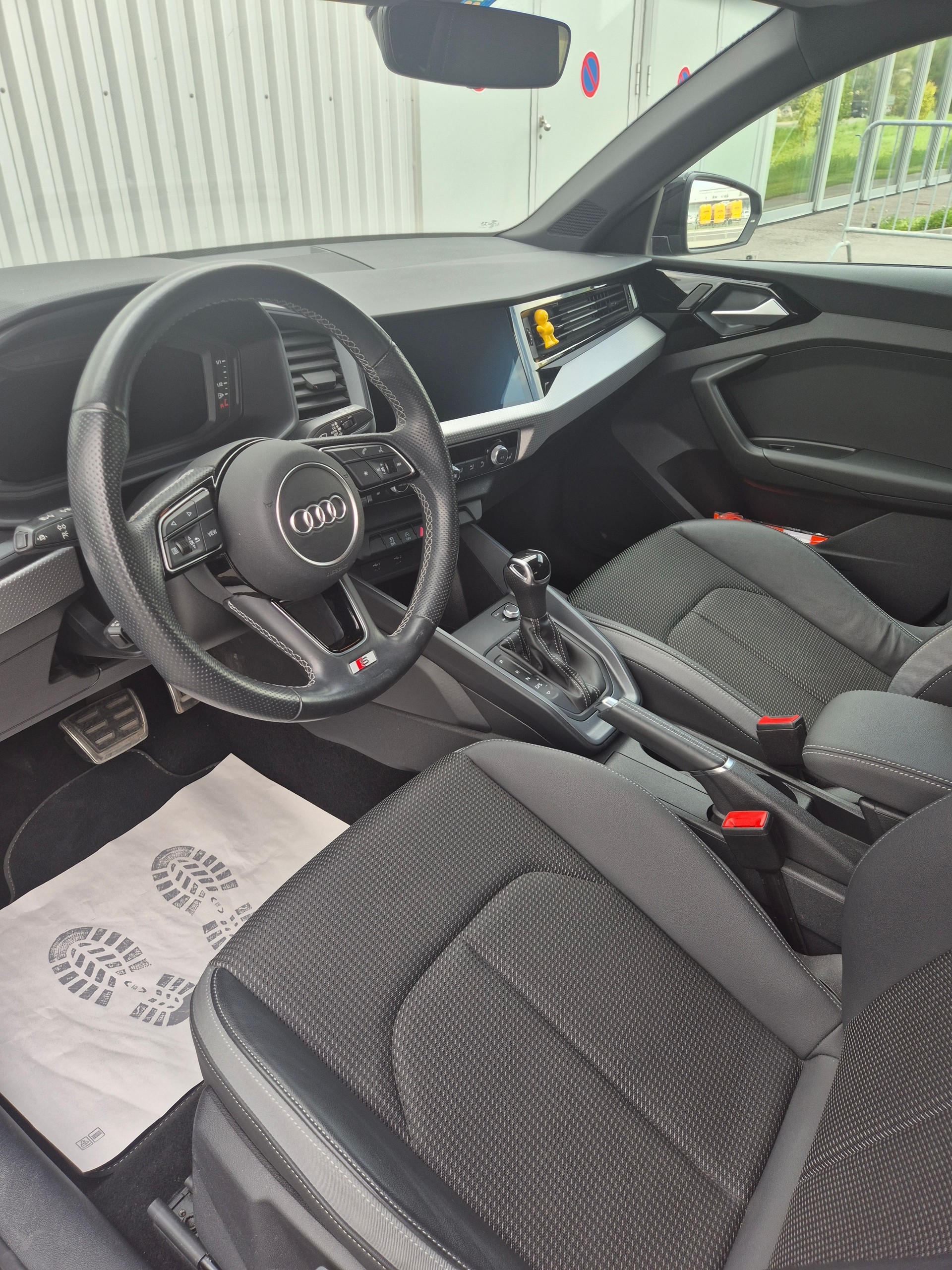 AUDI A1 Sportback 30 TFSI S Line S-tronic-image-11