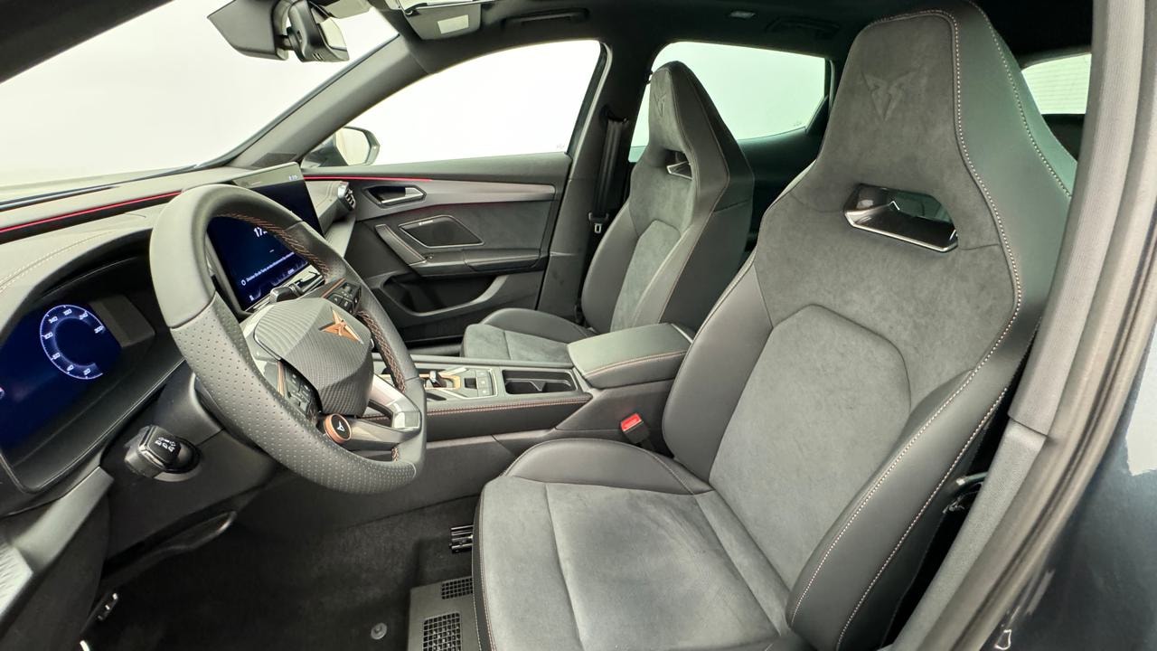 CUPRA Formentor 1.5 e-HYBRID pHEV VZ Black Edition-image-4