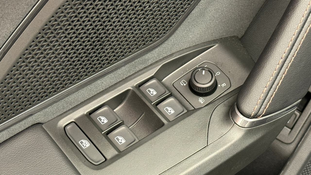 CUPRA Formentor 1.5 e-HYBRID pHEV VZ Black Edition-image-8