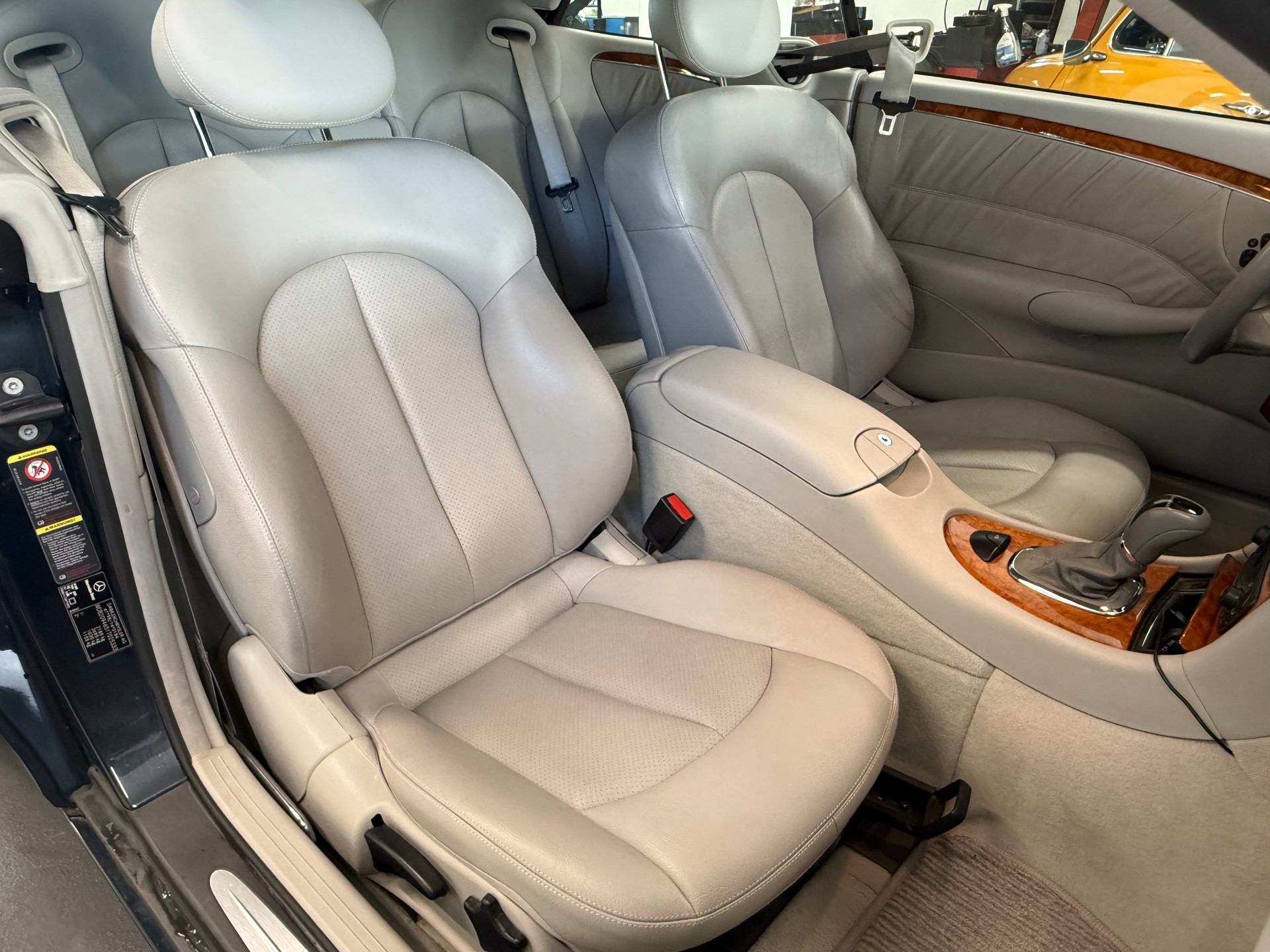 MERCEDES-BENZ CLK 320 Elégance Automatic-image-13