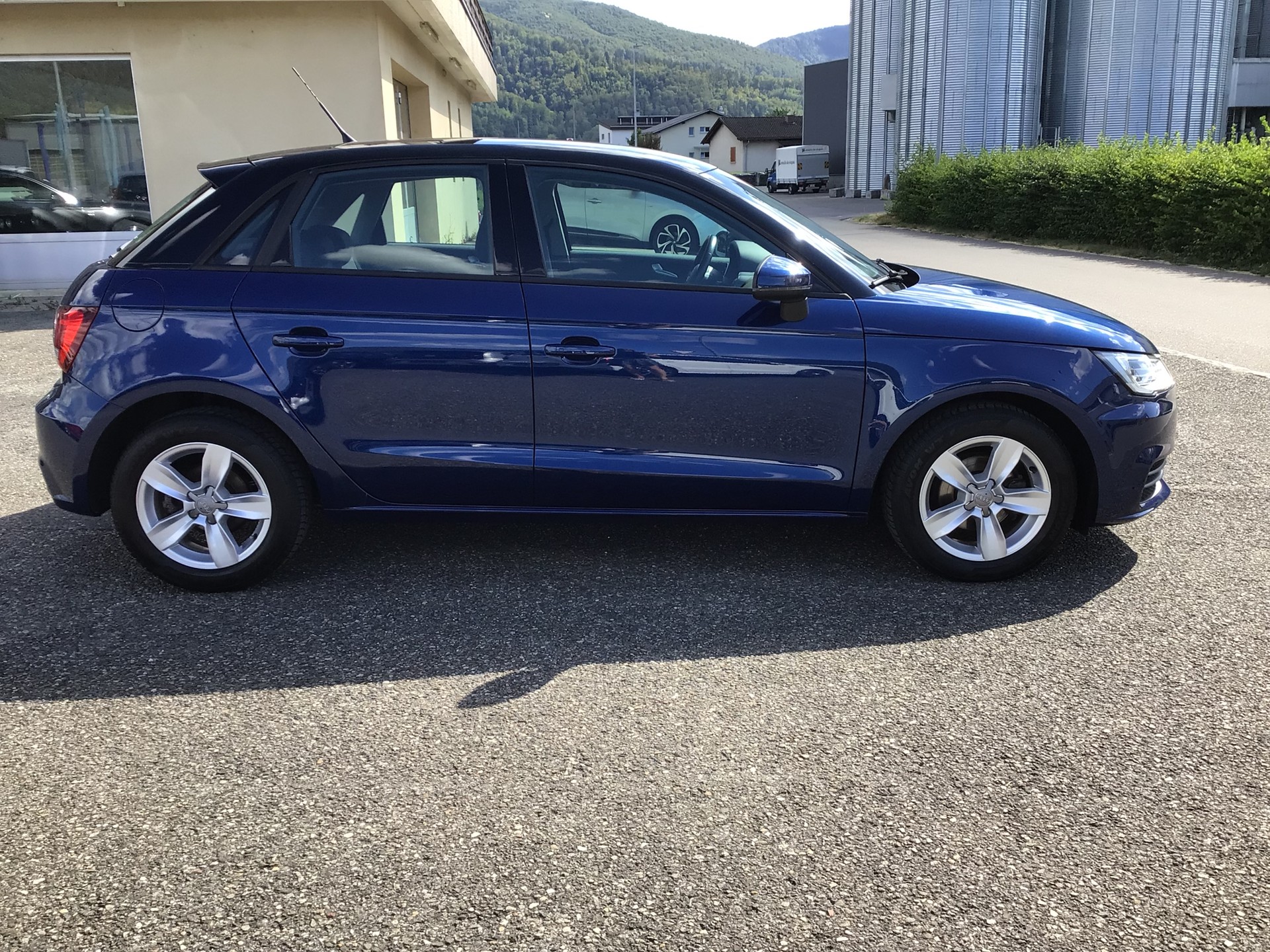 AUDI A1 Sportback 1.0 TFSI-image-3