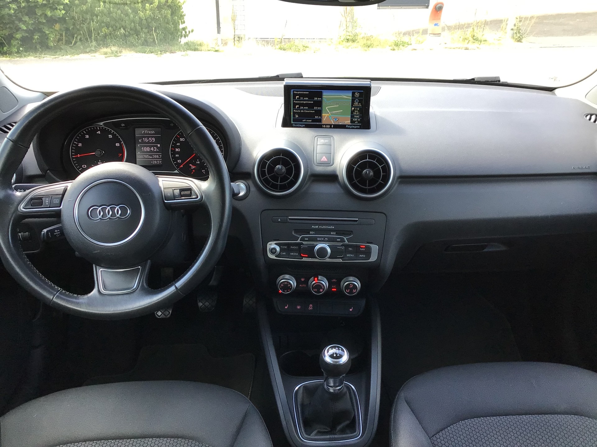 AUDI A1 Sportback 1.0 TFSI-image-8