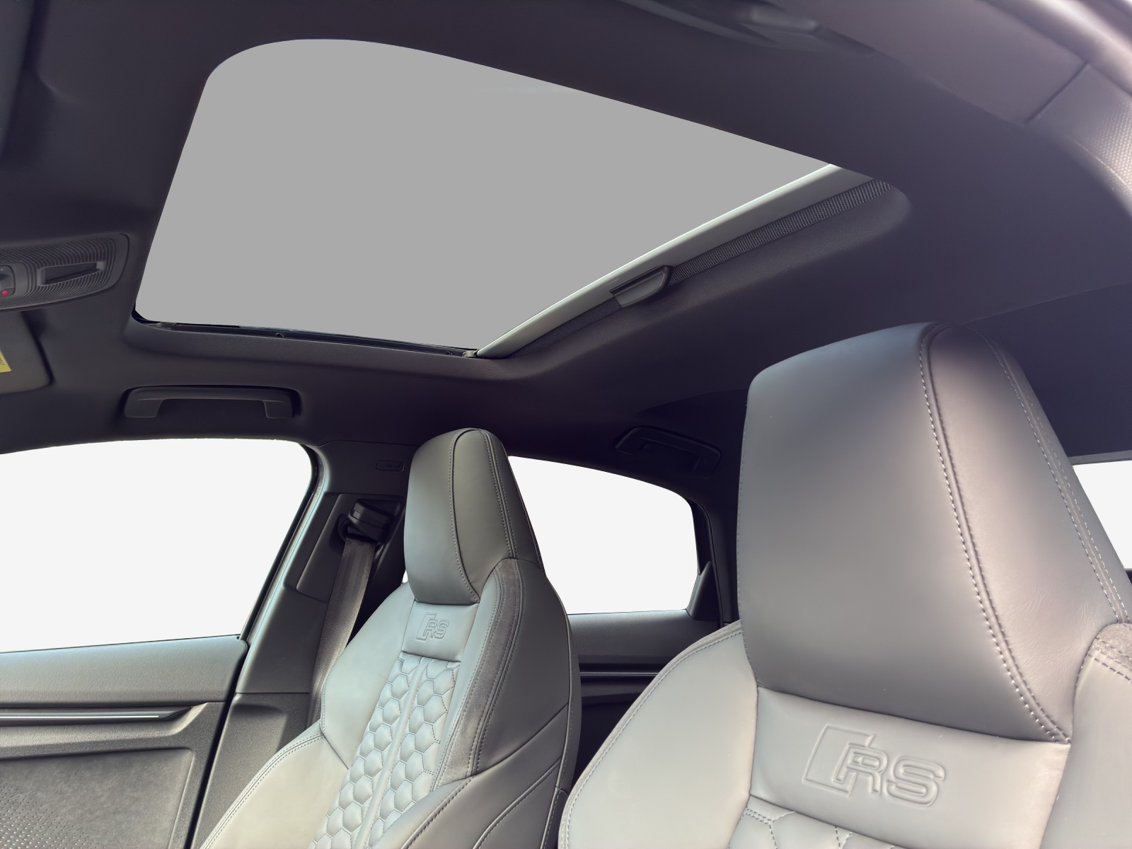 AUDI RS3 Limousine 2.5 TSI quattro S-tronic-image-13