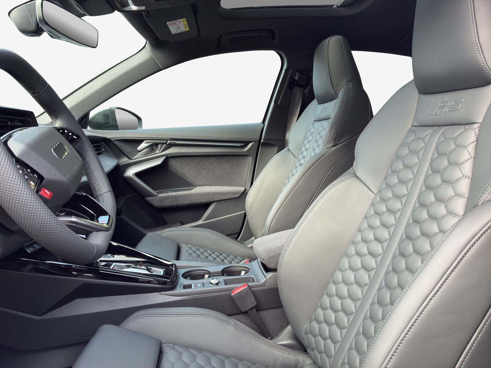 AUDI RS3 Limousine 2.5 TSI quattro S-tronic-image-7