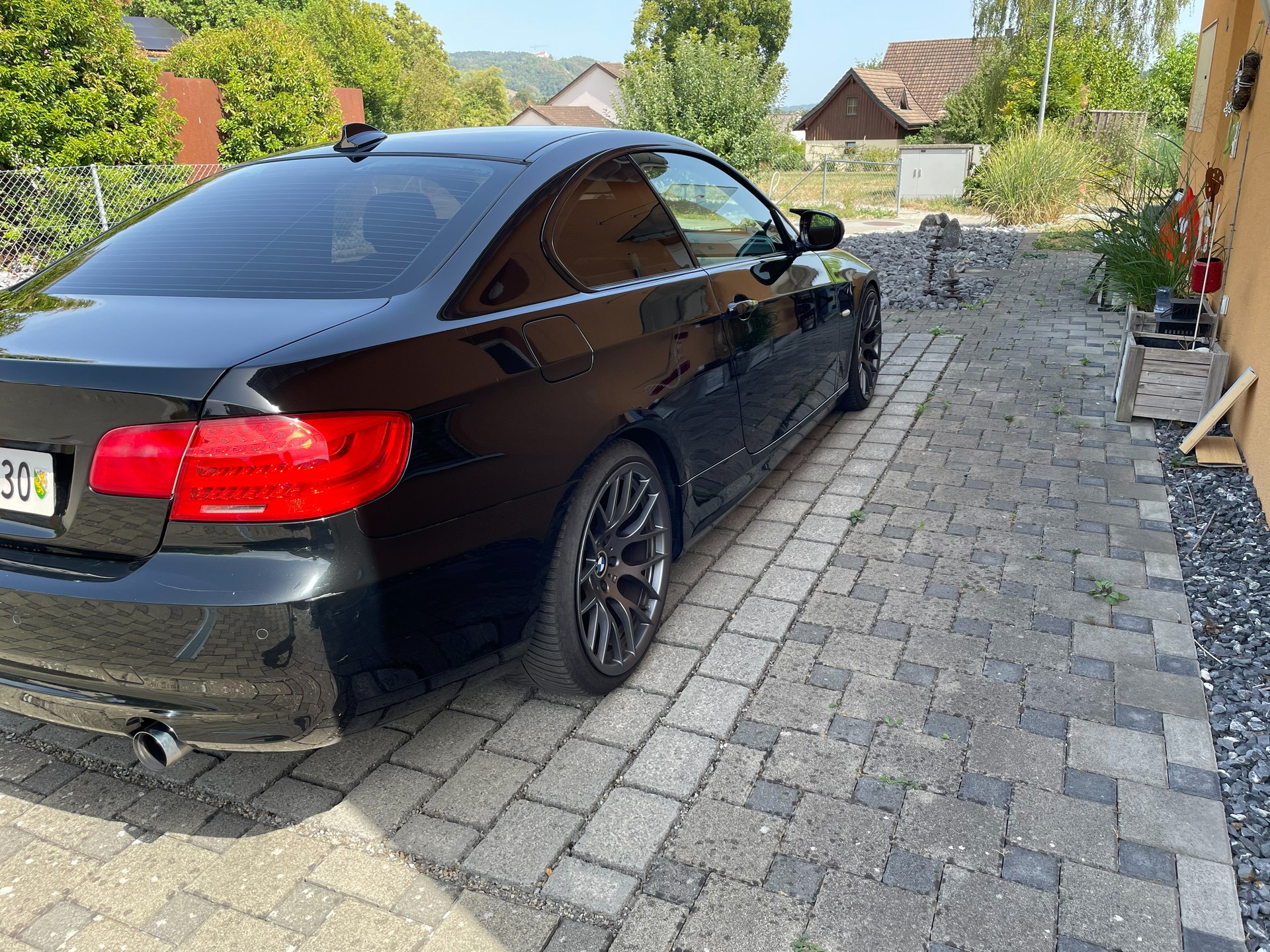 BMW 335i xDrive-image-4