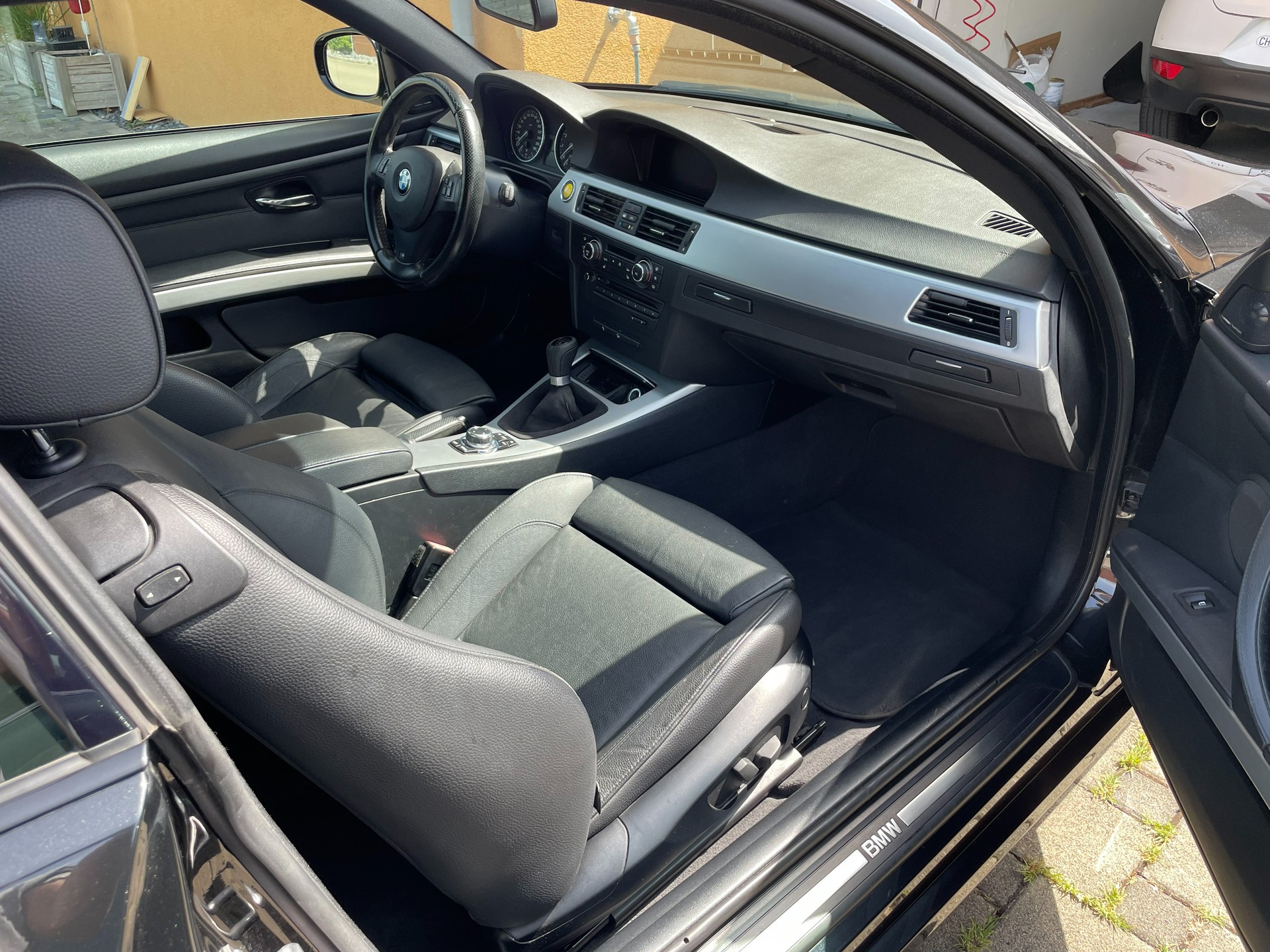 BMW 335i xDrive-image-6