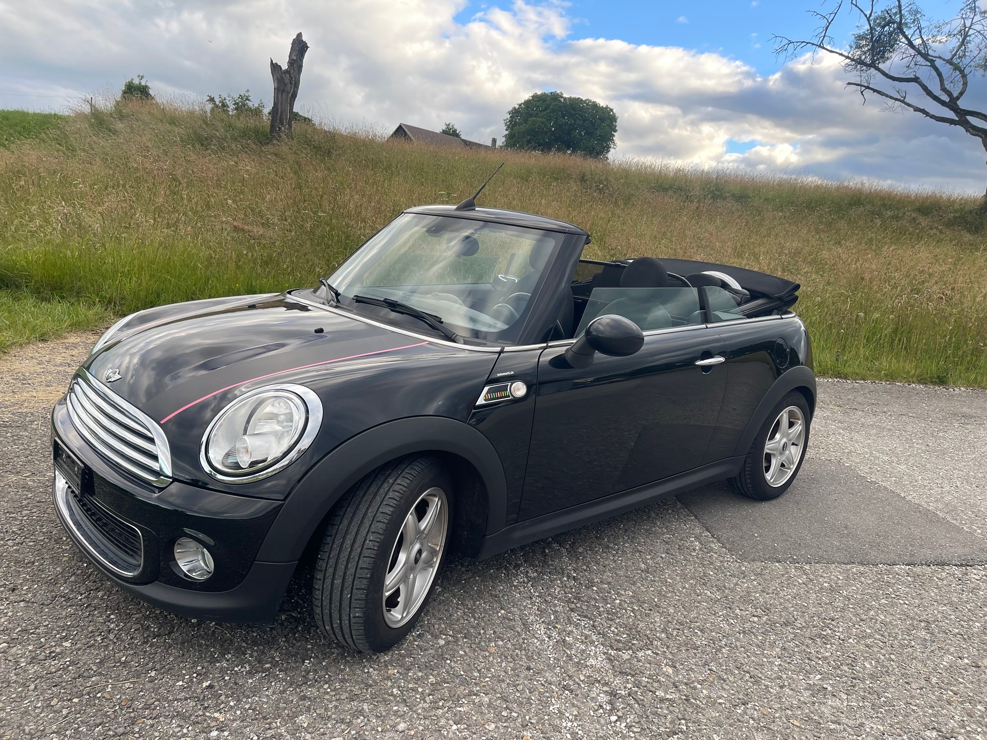 MINI One Cabriolet-image-0