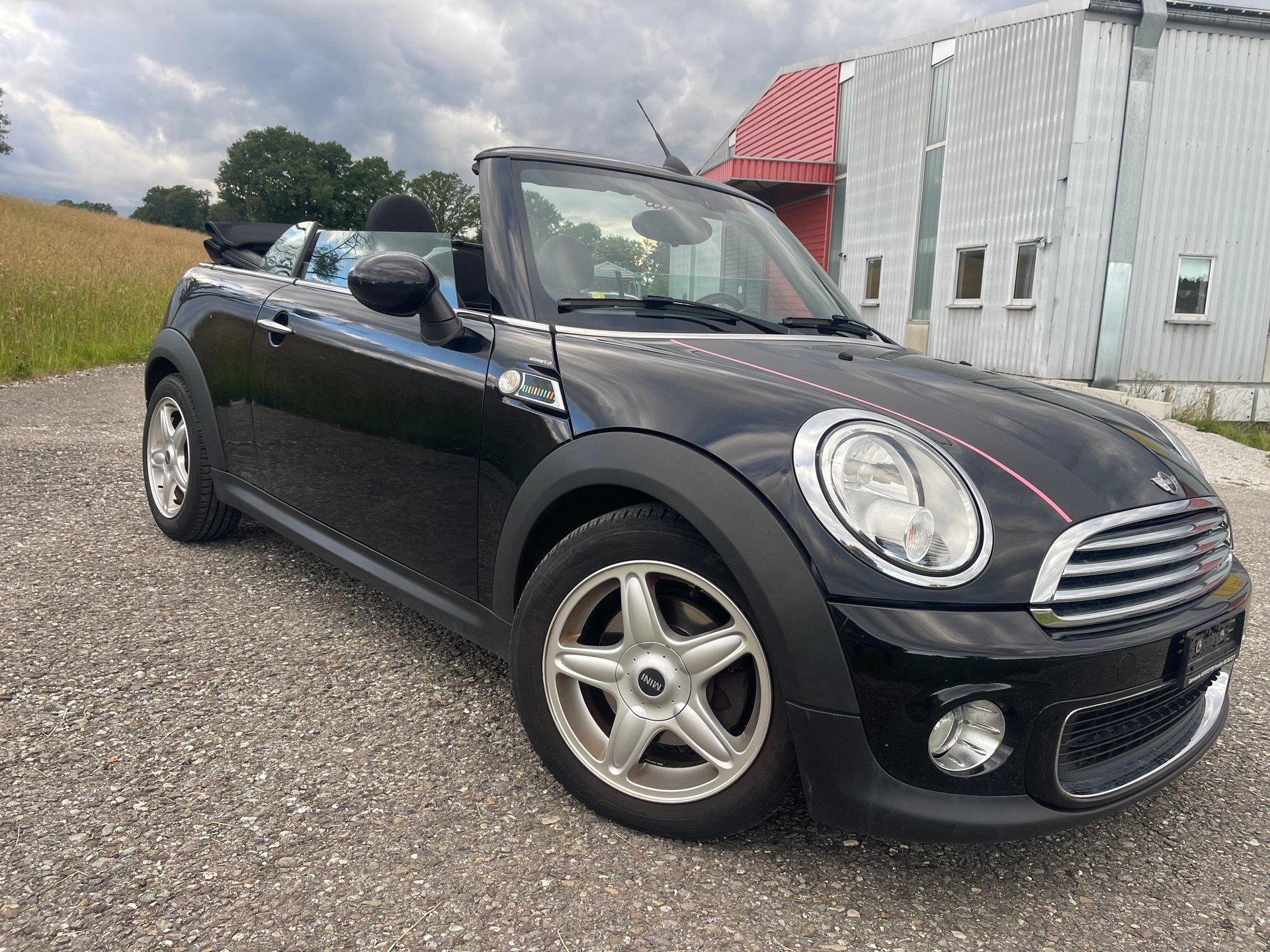 MINI One Cabriolet-image-1