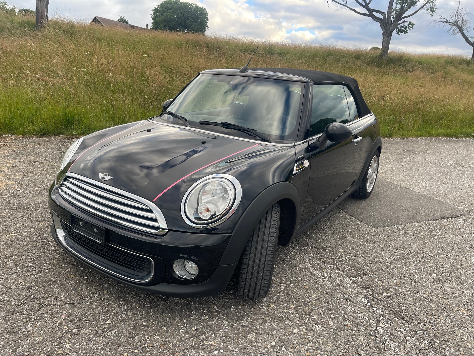 MINI One Cabriolet-image-9