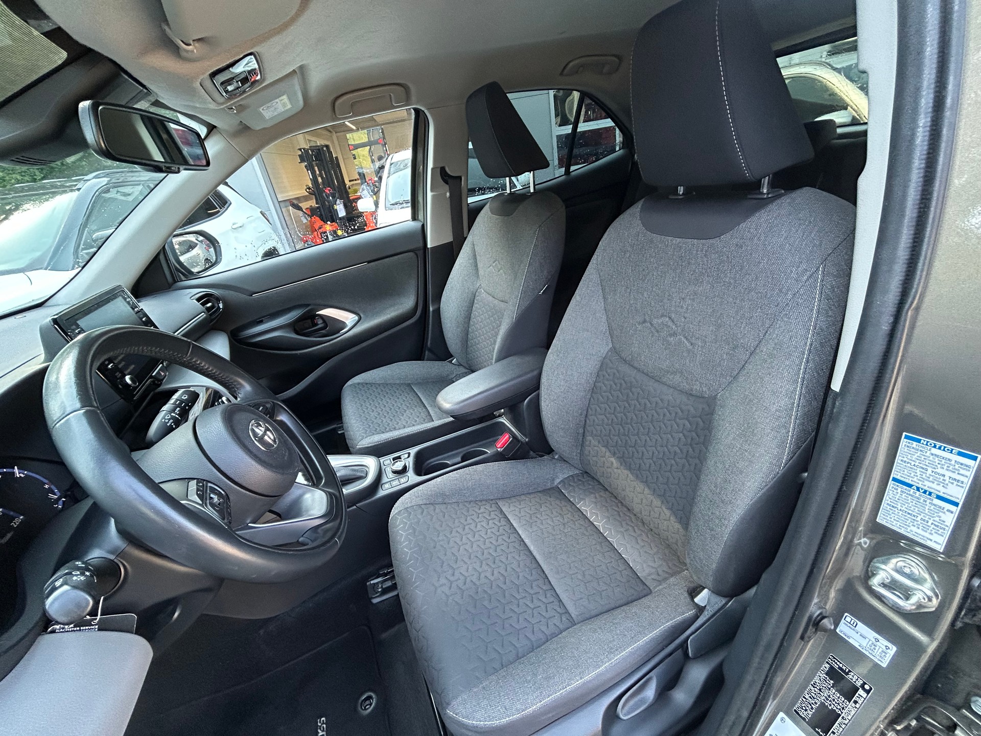TOYOTA Yaris Cross 1.5 Comfort e-CVT AWDi-image-10