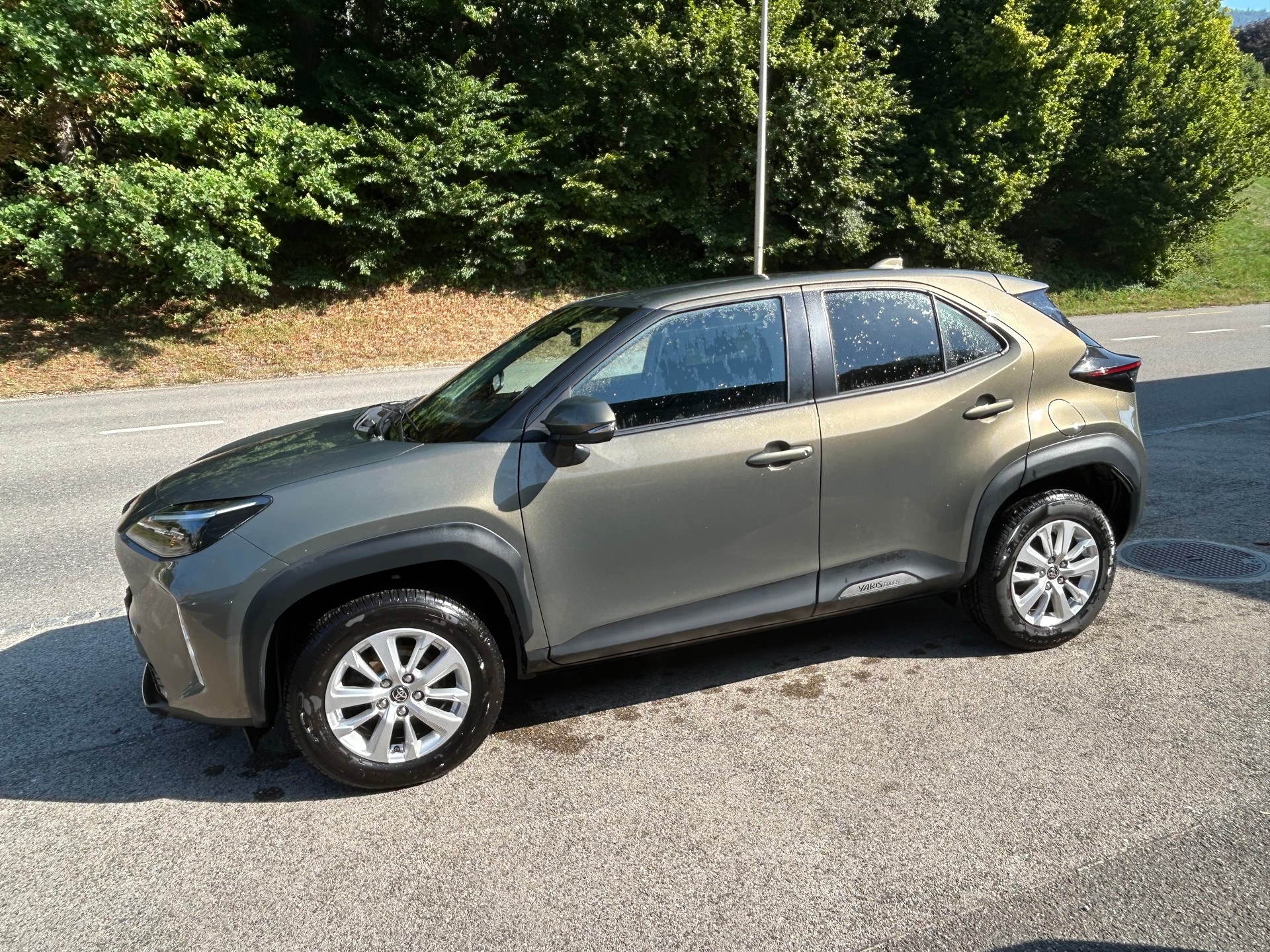 TOYOTA Yaris Cross 1.5 Comfort e-CVT AWDi-image-3