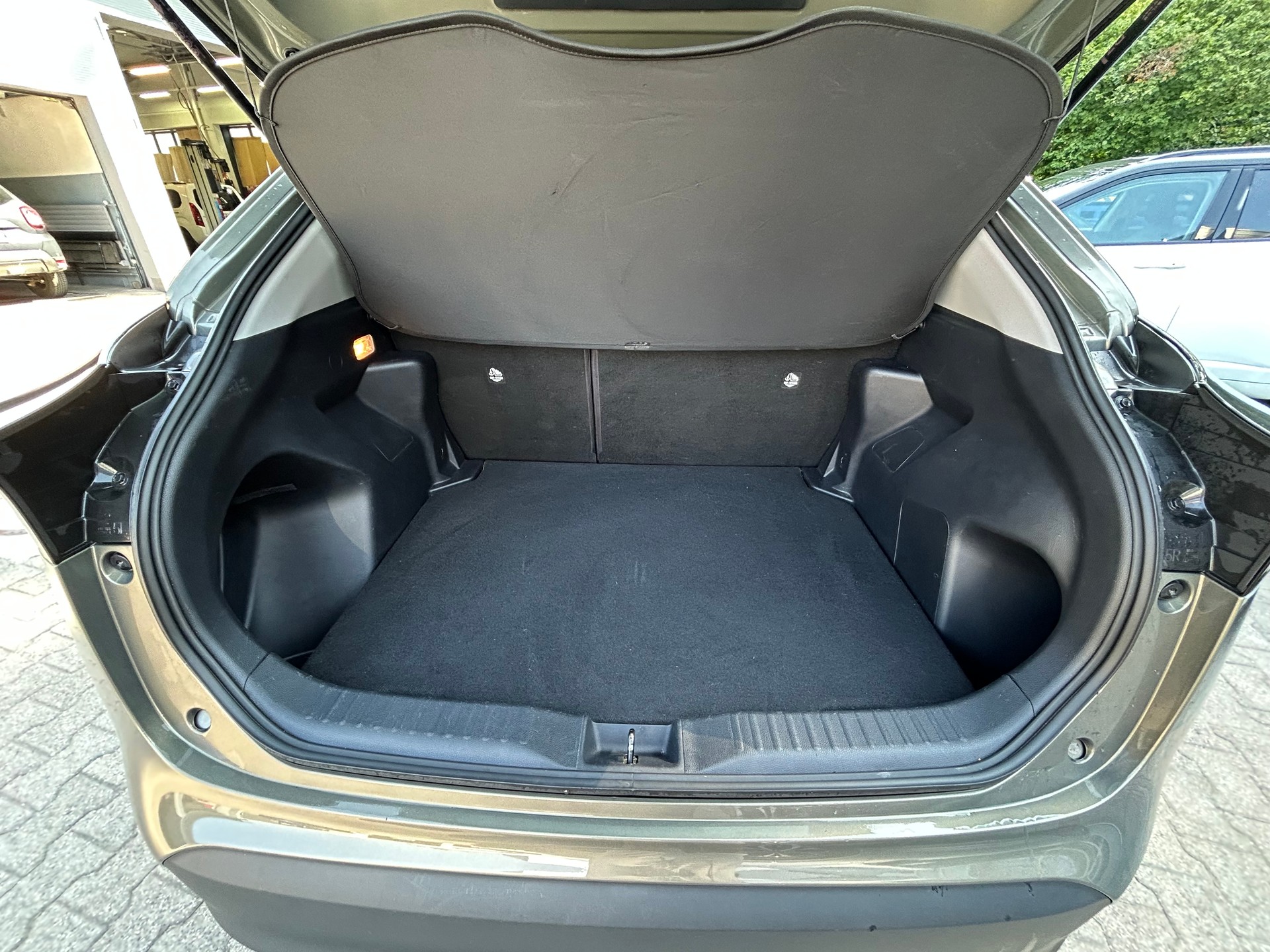 TOYOTA Yaris Cross 1.5 Comfort e-CVT AWDi-image-11
