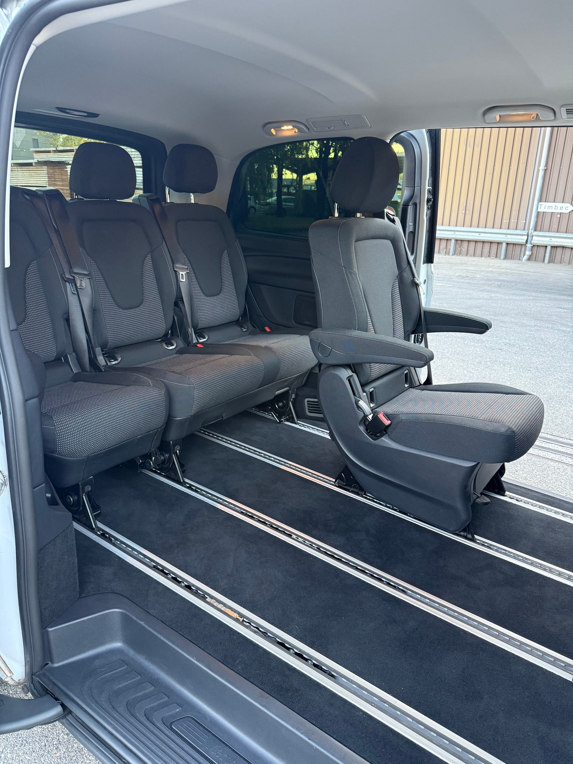 MERCEDES-BENZ V 220 d kompakt 9G-Tronic 6 Plätze-image-8