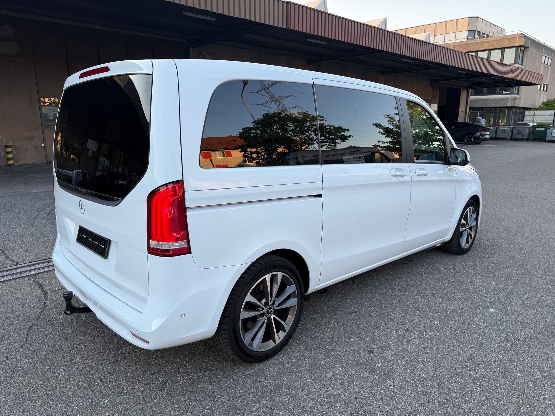 MERCEDES-BENZ V 220 d kompakt 9G-Tronic 6 Plätze-image-2