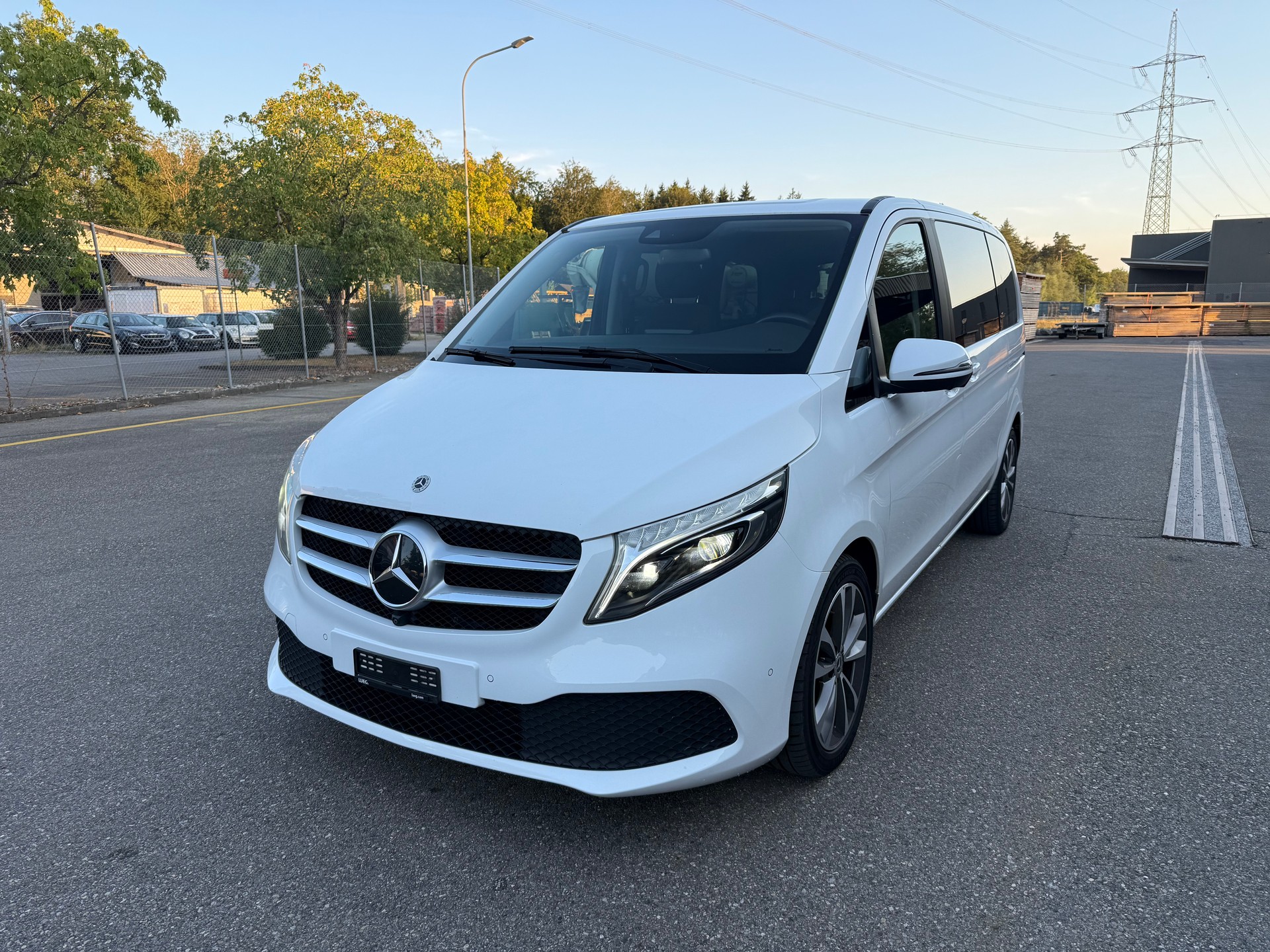 MERCEDES-BENZ V 220 d kompakt 9G-Tronic 6 Plätze