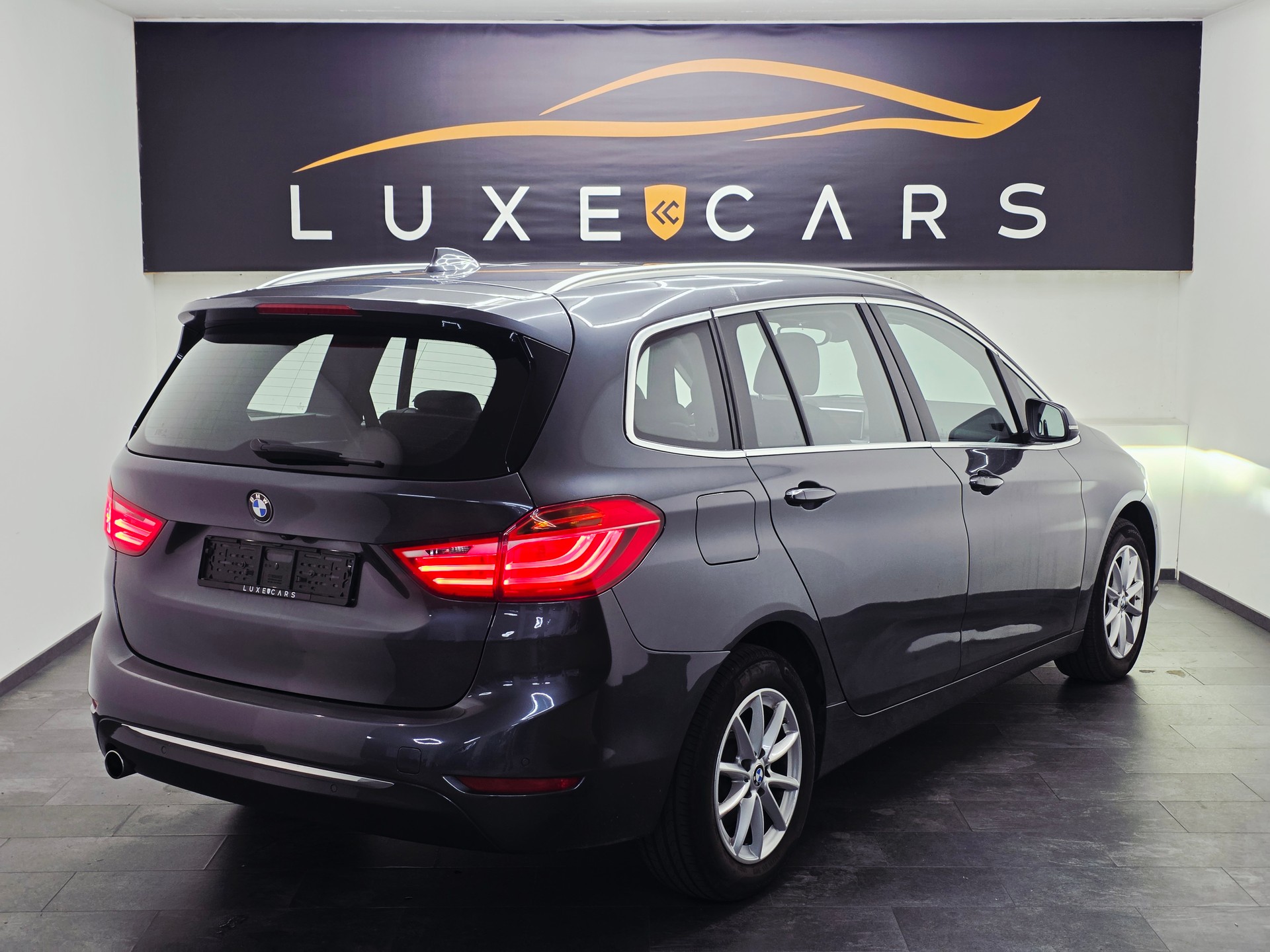 BMW 218d 2.0 Gran Tourer LUXURY LINE Steptronic 7 PLÄTZER*TOP AUSSTATTUNG*8 FACH RÄDER*FRISCH MFK UND SERVICE*-image-4