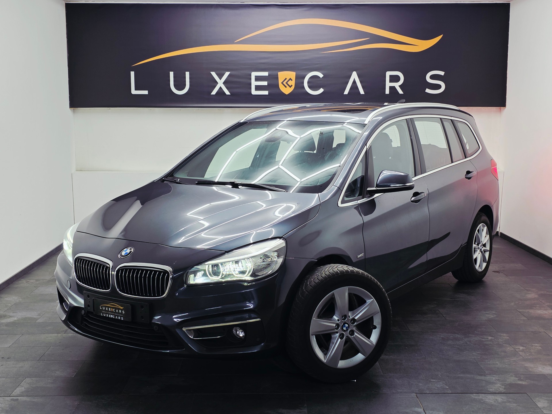 BMW 218d 2.0 Gran Tourer LUXURY LINE Steptronic 7 PLÄTZER*TOP AUSSTATTUNG*8 FACH RÄDER*FRISCH MFK UND SERVICE*-image-0