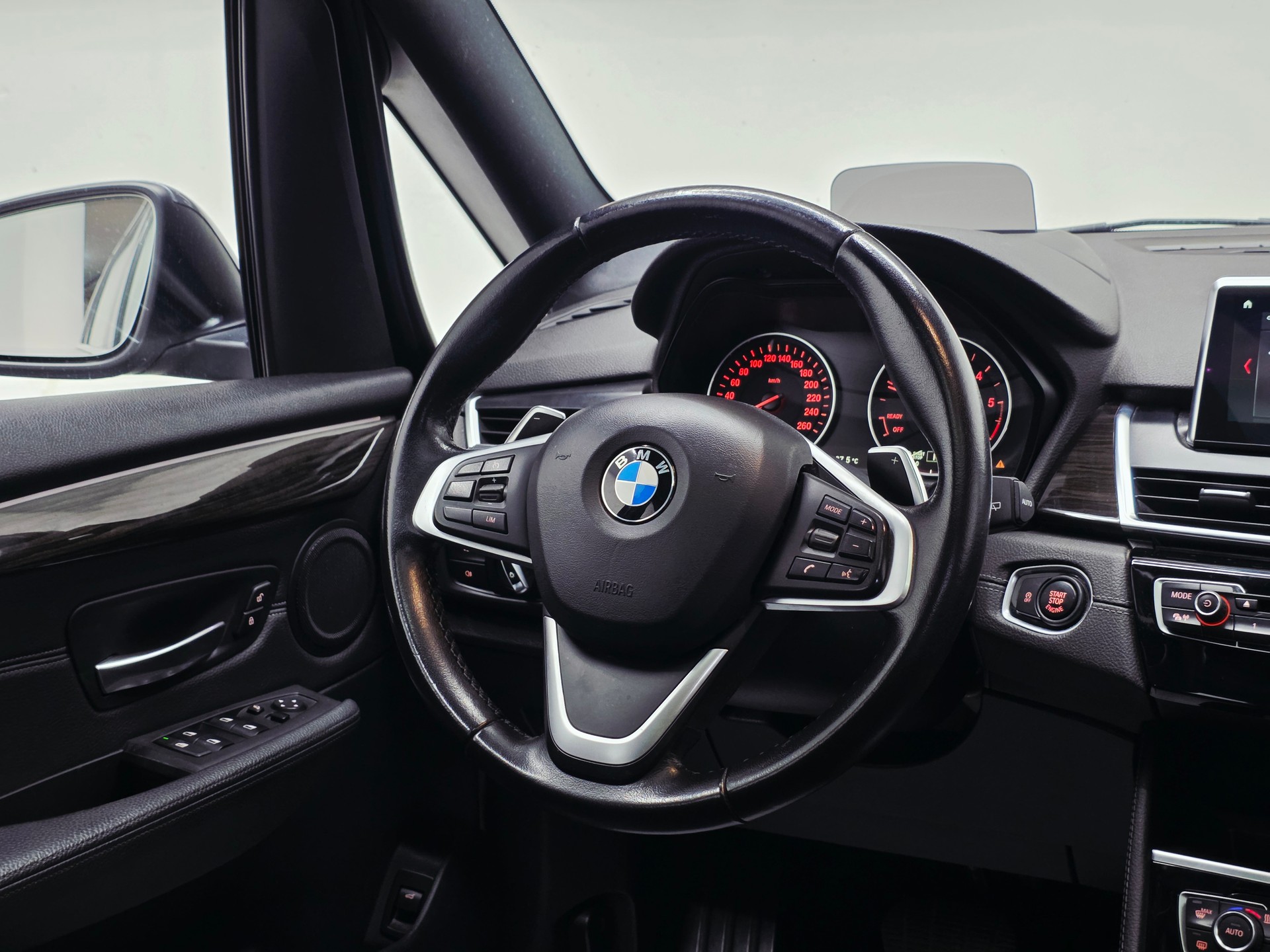 BMW 218d 2.0 Gran Tourer LUXURY LINE Steptronic 7 PLÄTZER*TOP AUSSTATTUNG*8 FACH RÄDER*FRISCH MFK UND SERVICE*-image-9