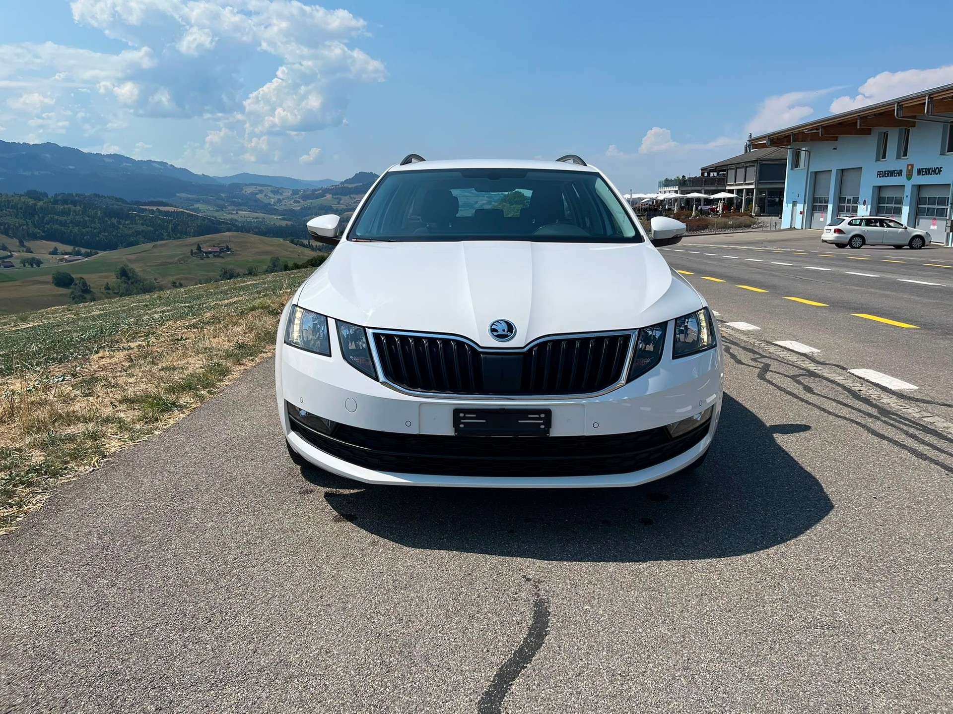 SKODA Octavia Combi 2.0 TDI Ambition 4x4 DSG-image-0