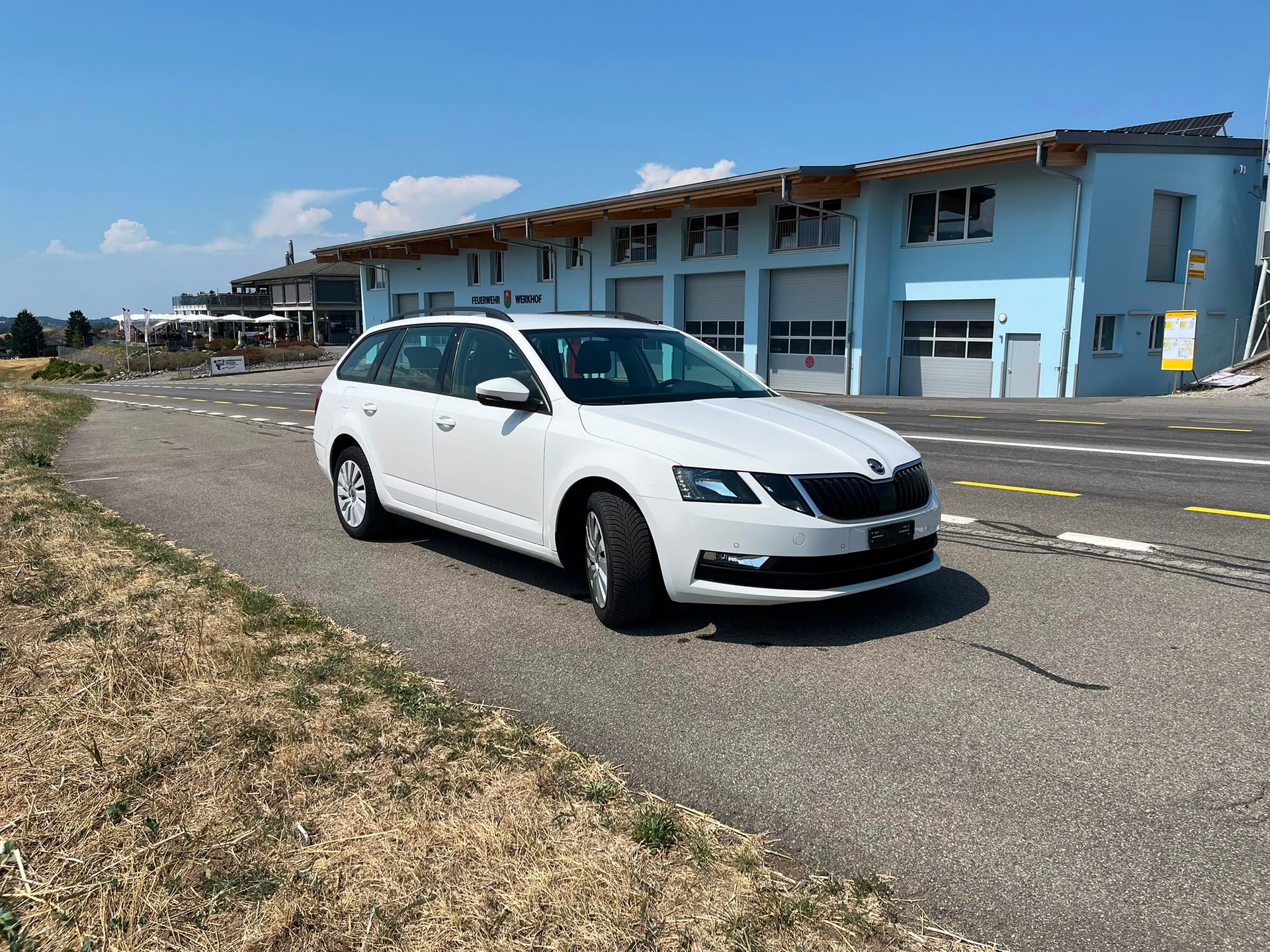 SKODA Octavia Combi 2.0 TDI Ambition 4x4 DSG-image-6