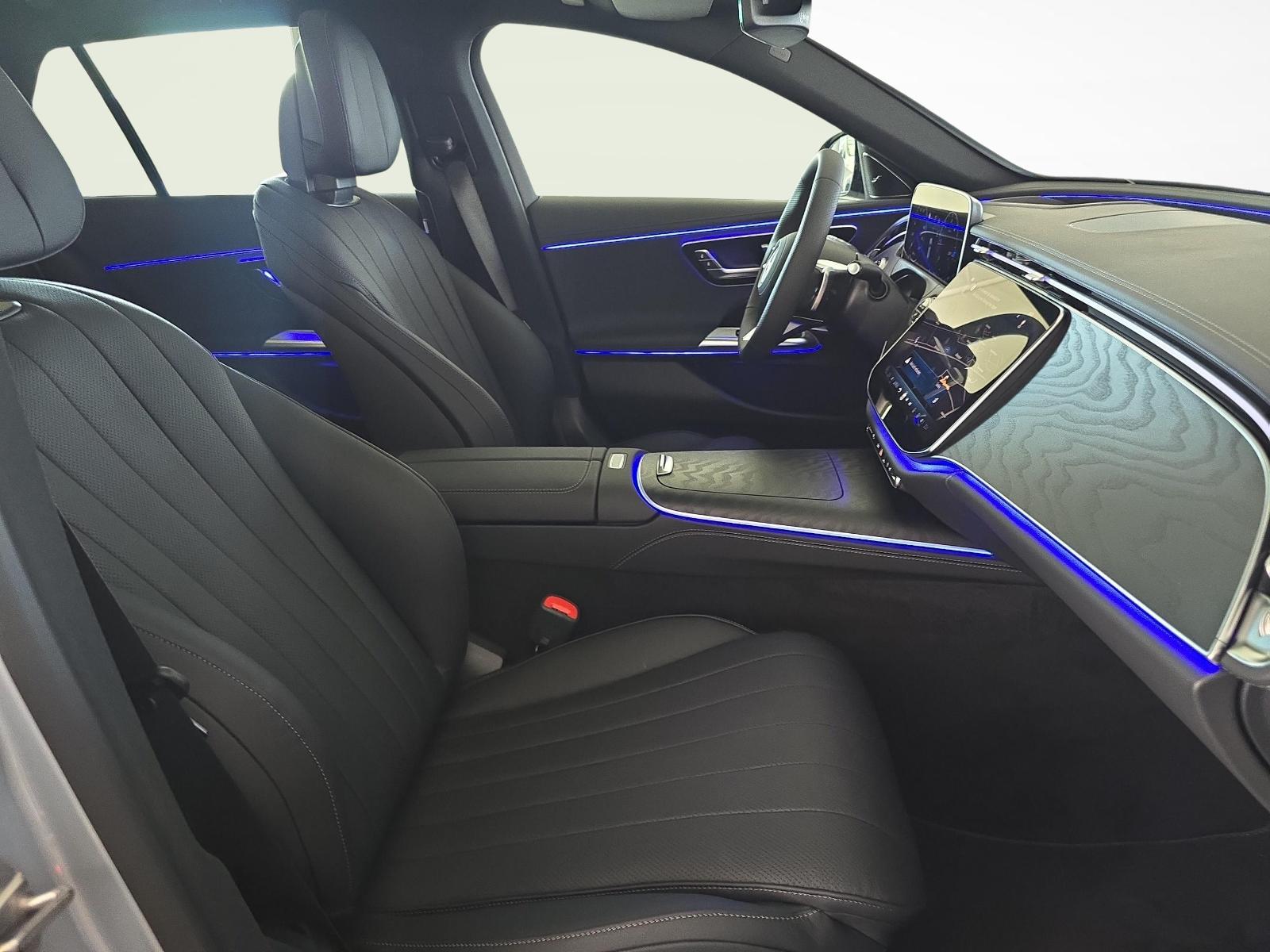 MERCEDES-BENZ E 220 d 4MATIC T-Modell AMG Line-image-9