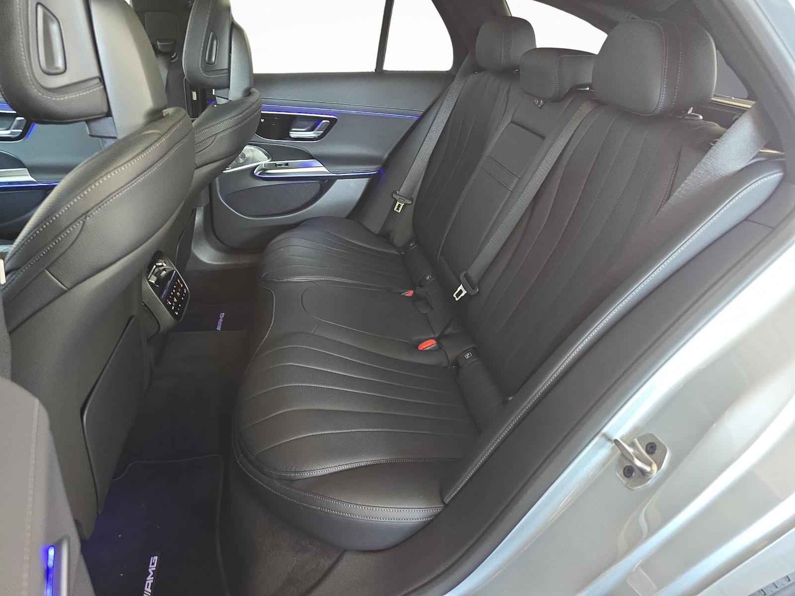 MERCEDES-BENZ E 220 d 4MATIC T-Modell AMG Line-image-10