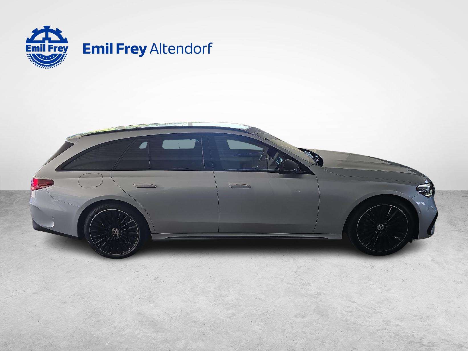 MERCEDES-BENZ E 220 d 4MATIC T-Modell AMG Line-image-5