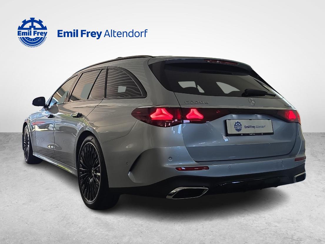MERCEDES-BENZ E 220 d 4MATIC T-Modell AMG Line-image-2