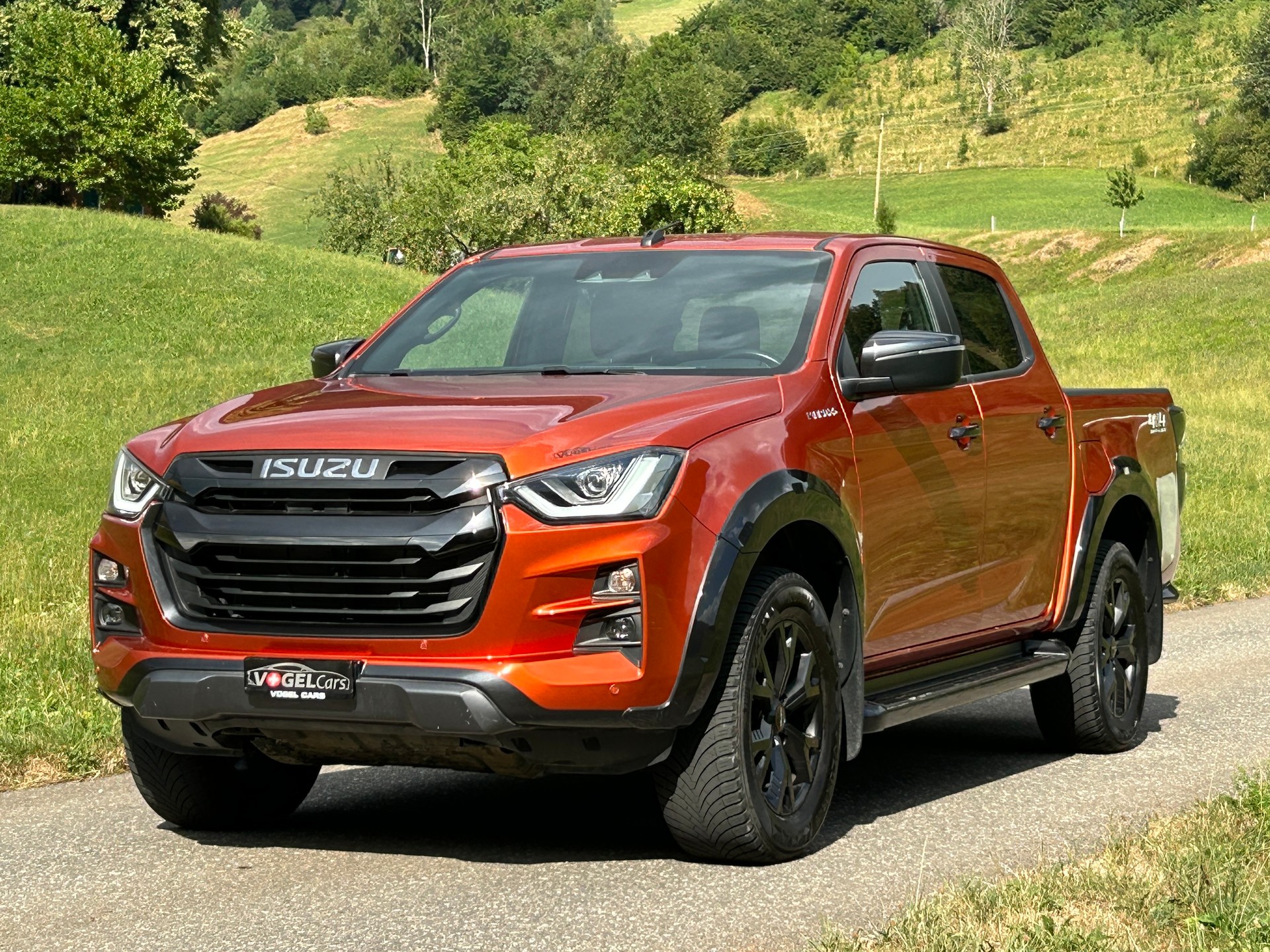 ISUZU D-MAX 1.9 CrewCab N60FF V-Cross 4x4 AT-image-4