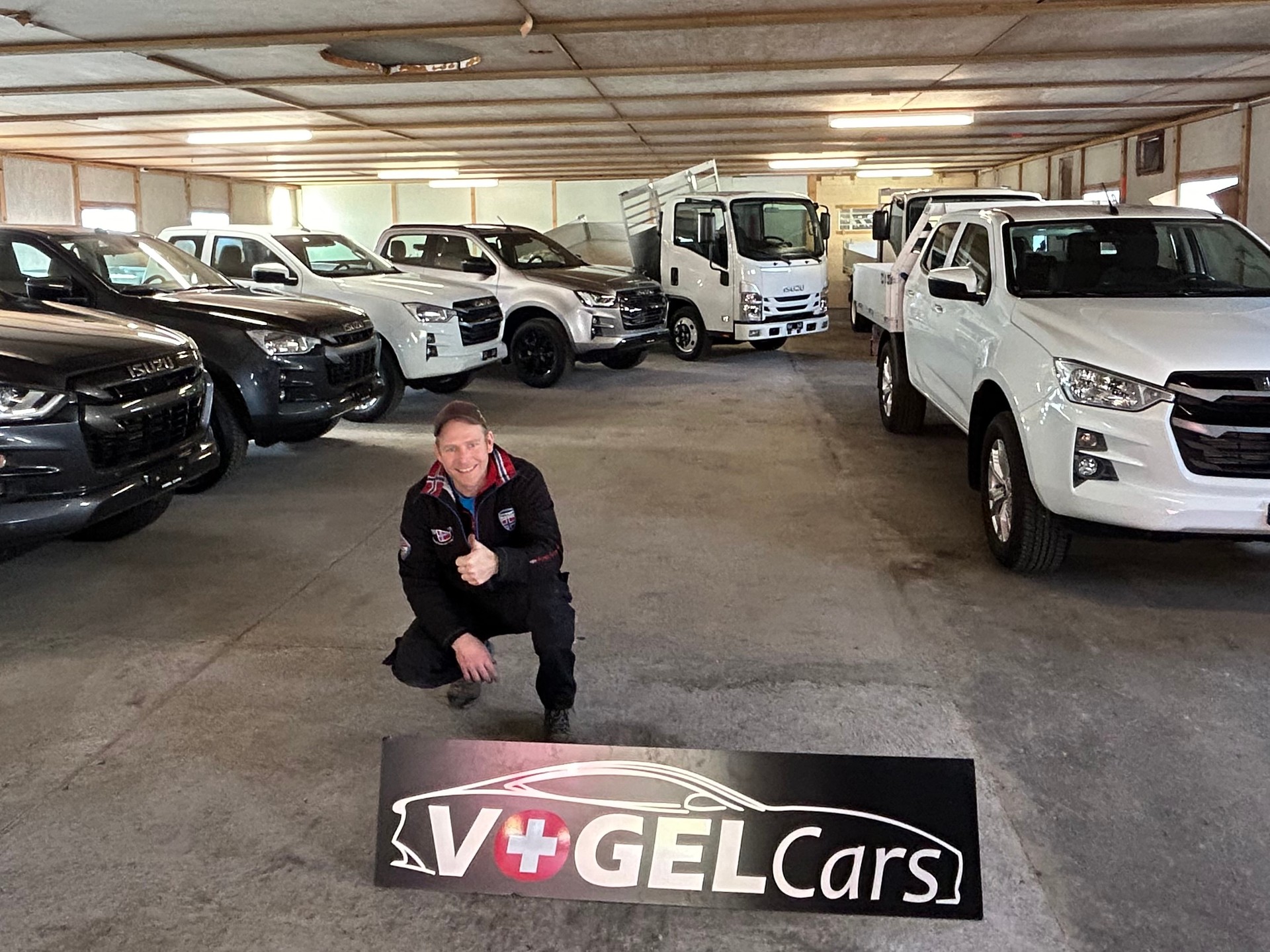 ISUZU D-MAX 1.9 CrewCab N60FF V-Cross 4x4 AT-image-15
