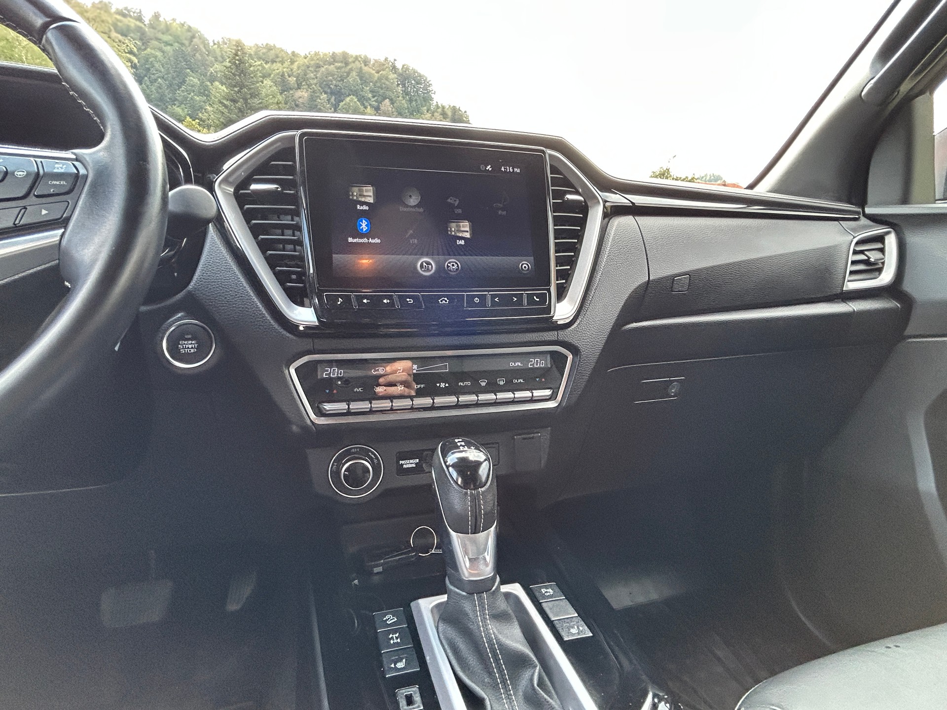 ISUZU D-MAX 1.9 CrewCab N60FF V-Cross 4x4 AT-image-8