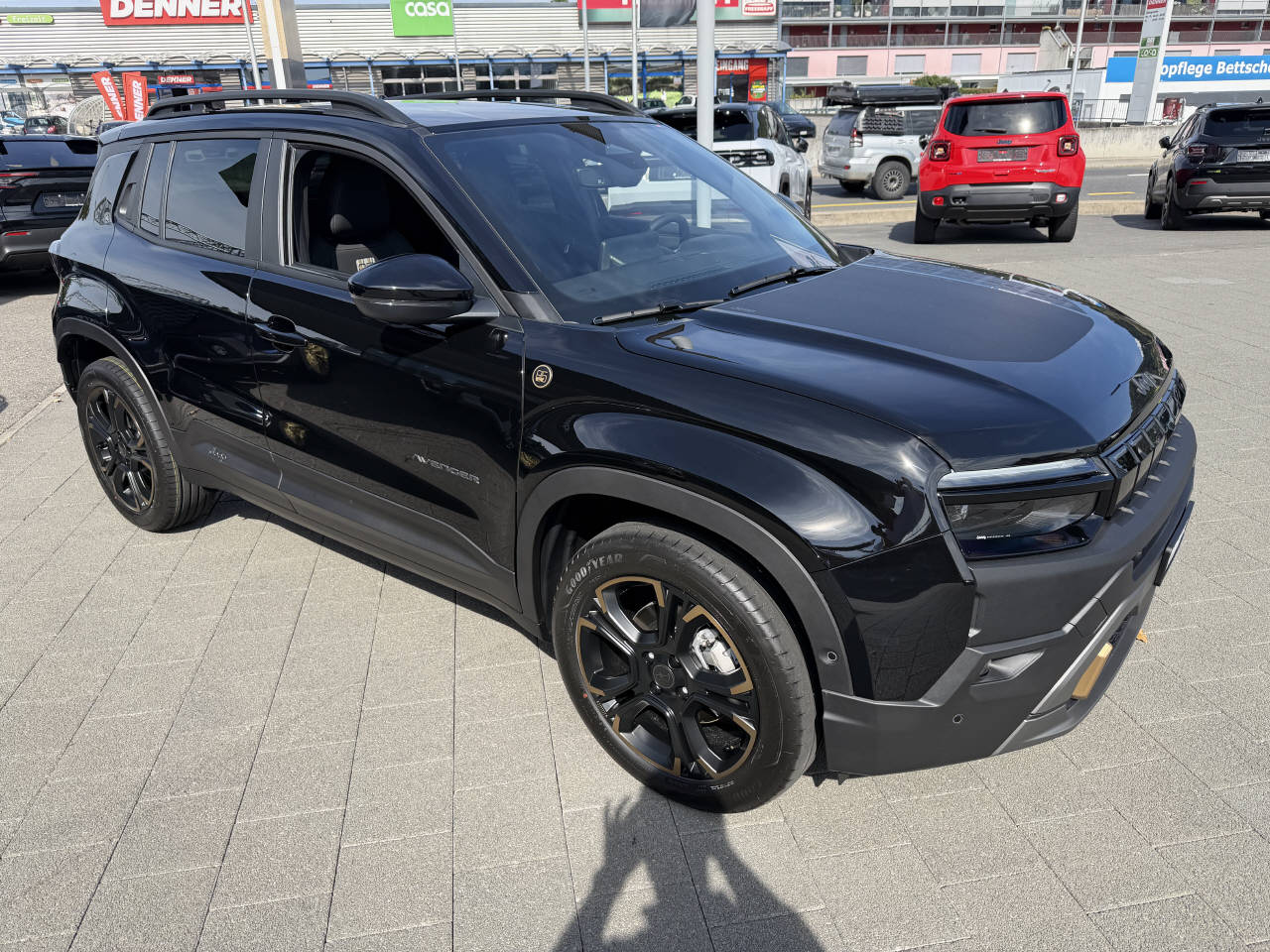 JEEP Avenger 1.2 MHEV 85th Anniversary 4xe-image-2