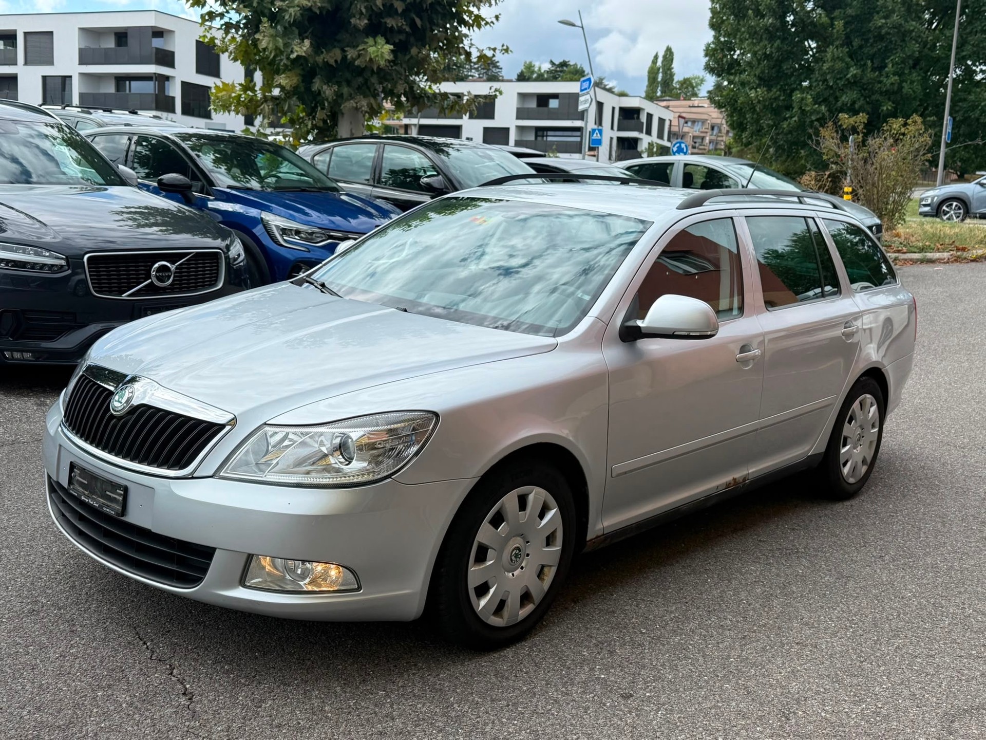 SKODA Octavia Combi 1.8 TSI Elegance DSG-image-1