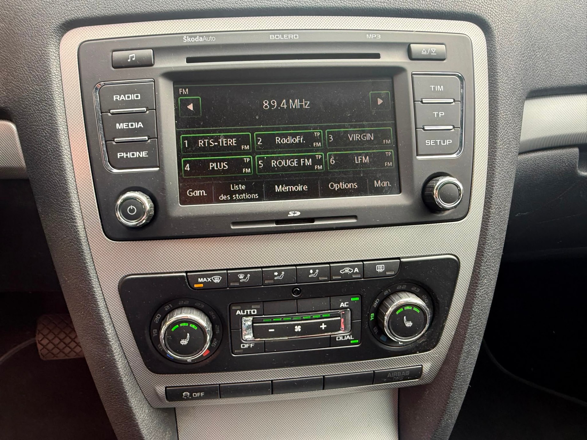 SKODA Octavia Combi 1.8 TSI Elegance DSG-image-10