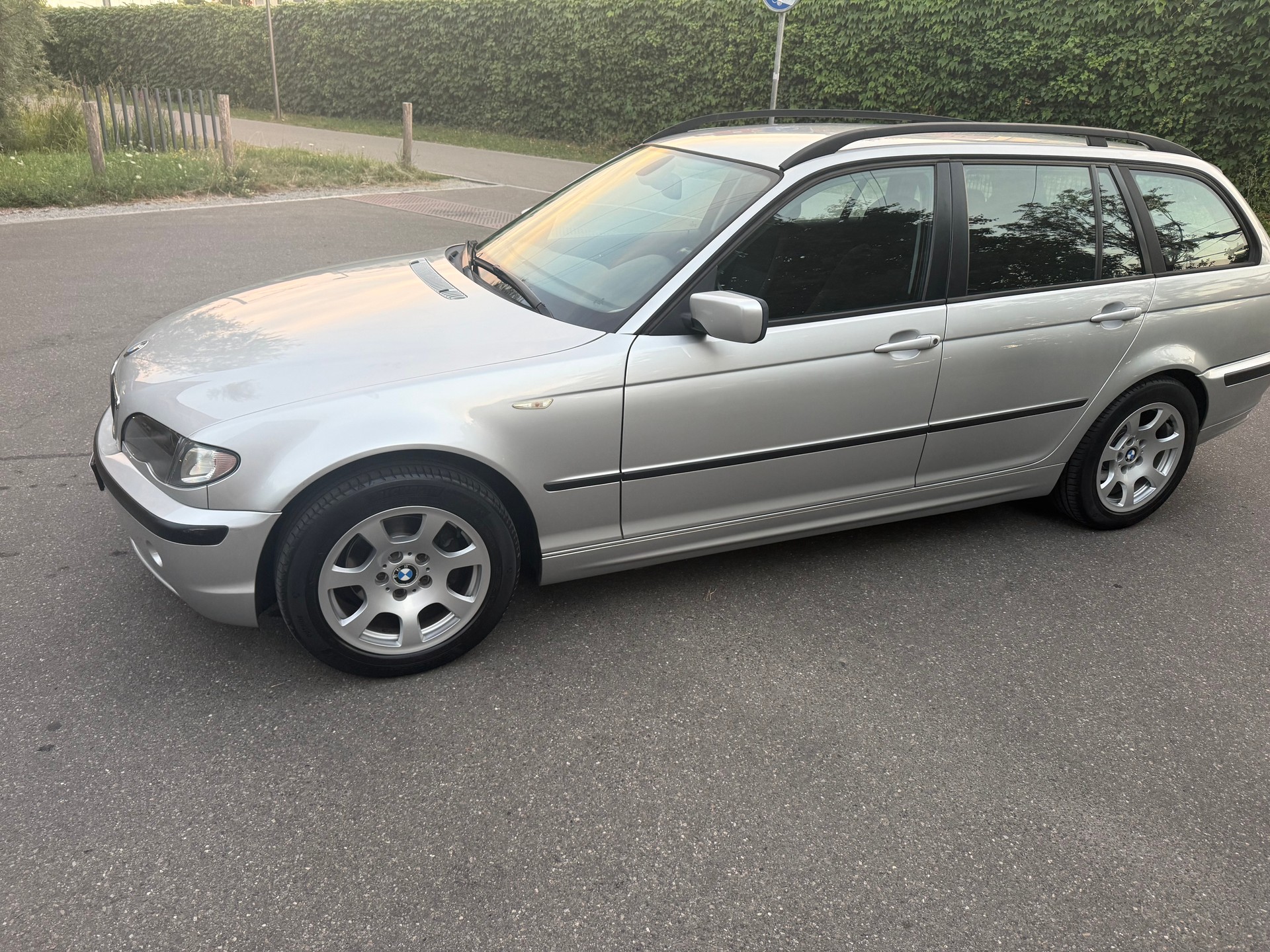 BMW 318i Touring Efficiency-image-0