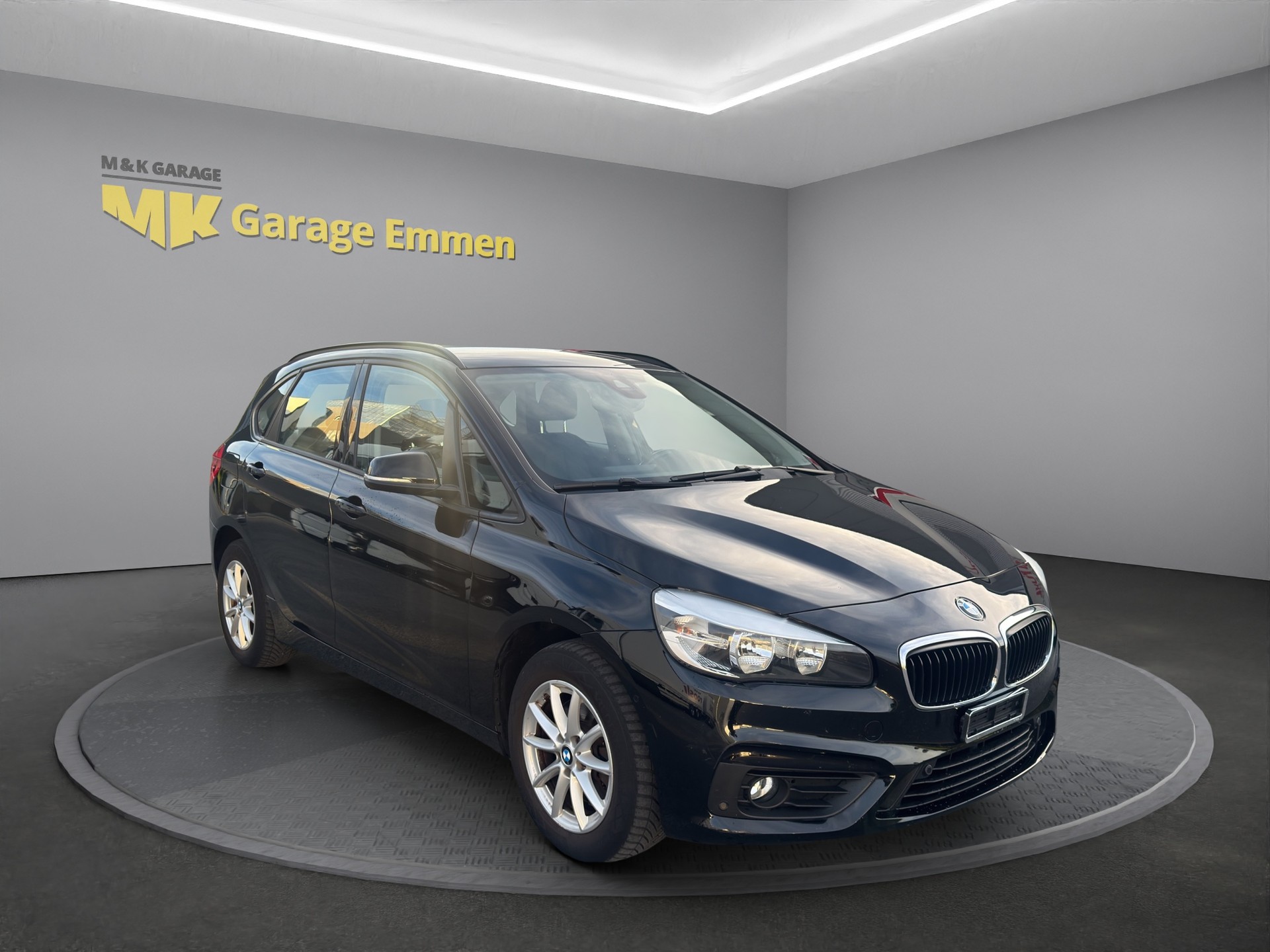 BMW 220d xDrive Active Tourer Steptronic-image-6