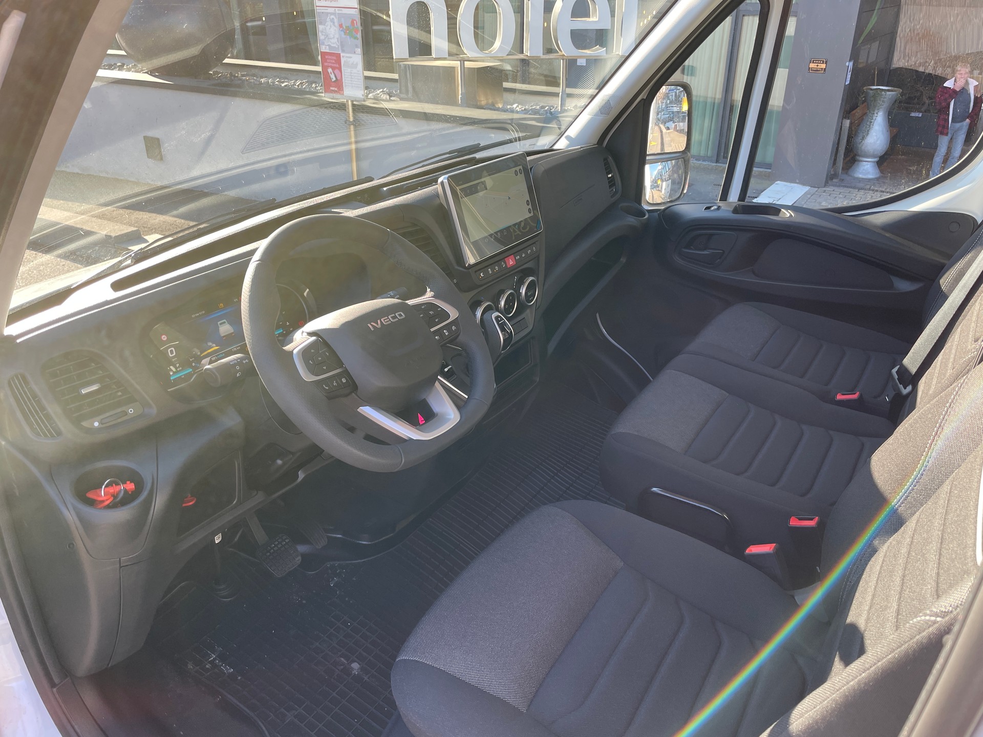 IVECO Daily 35 S 18H A8 für Durchlader einsetzbar-image-10