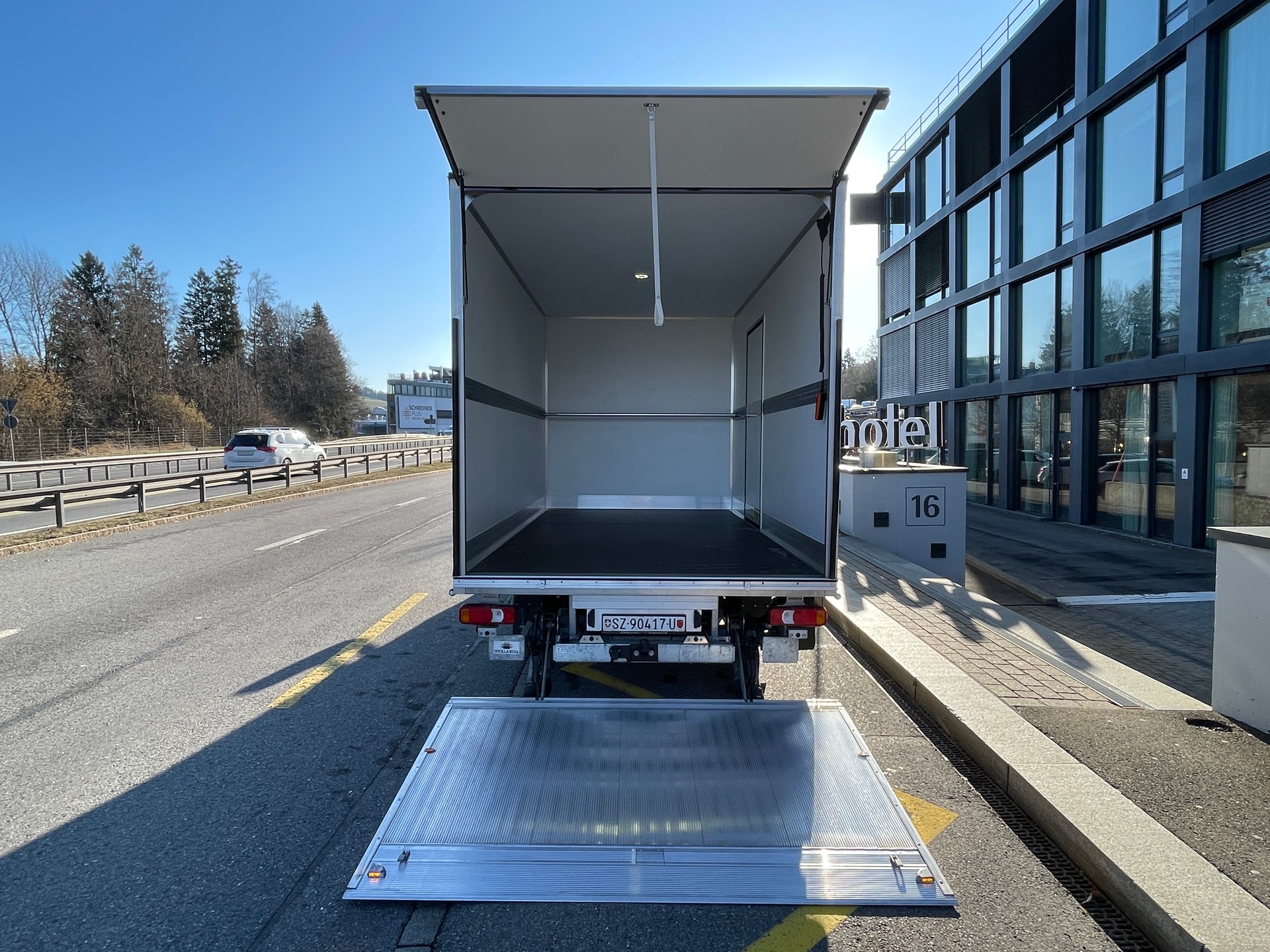 IVECO Daily 35 S 18H A8 für Durchlader einsetzbar-image-5