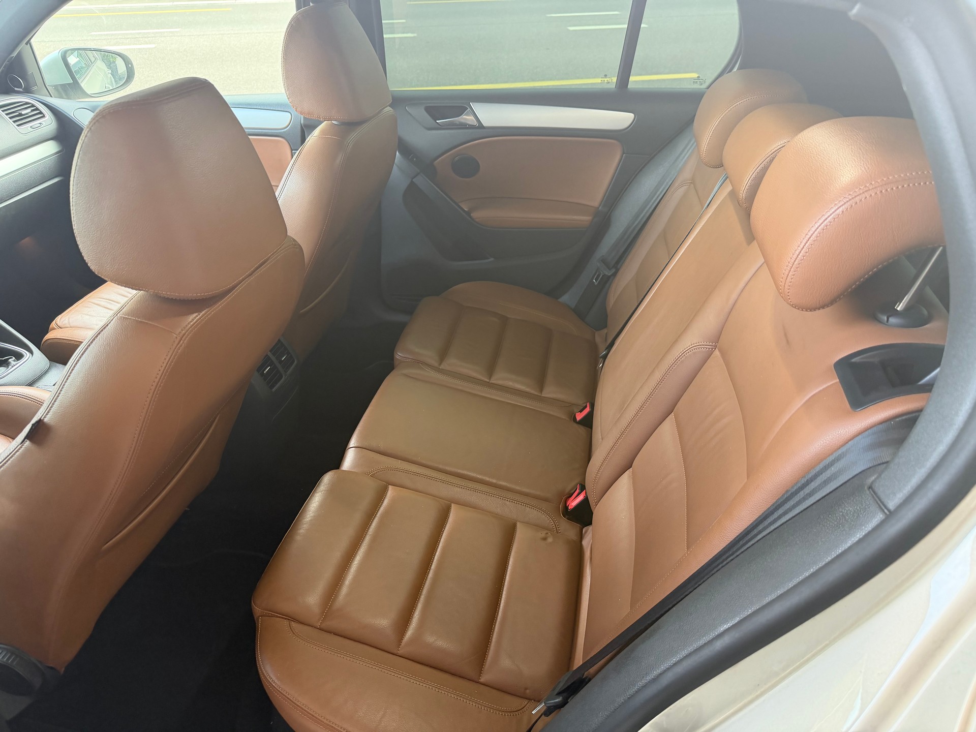 VW Golf 2.0 TDI Highline 4Motion-image-7