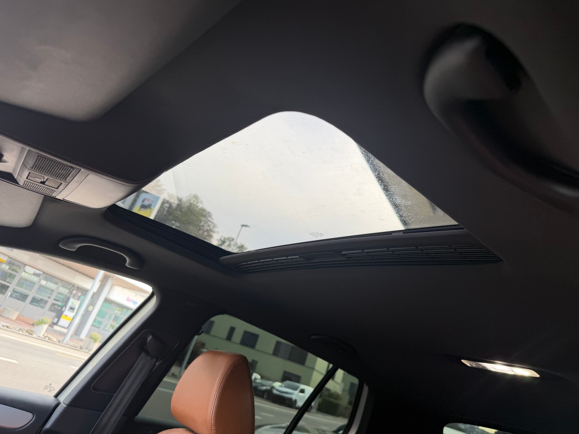 VW Golf 2.0 TDI Highline 4Motion-image-9