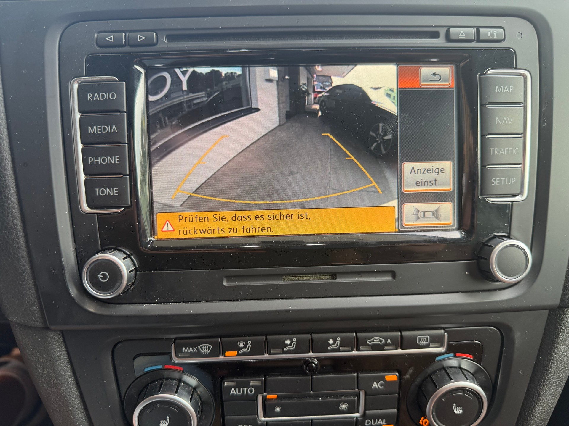 VW Golf 2.0 TDI Highline 4Motion-image-10