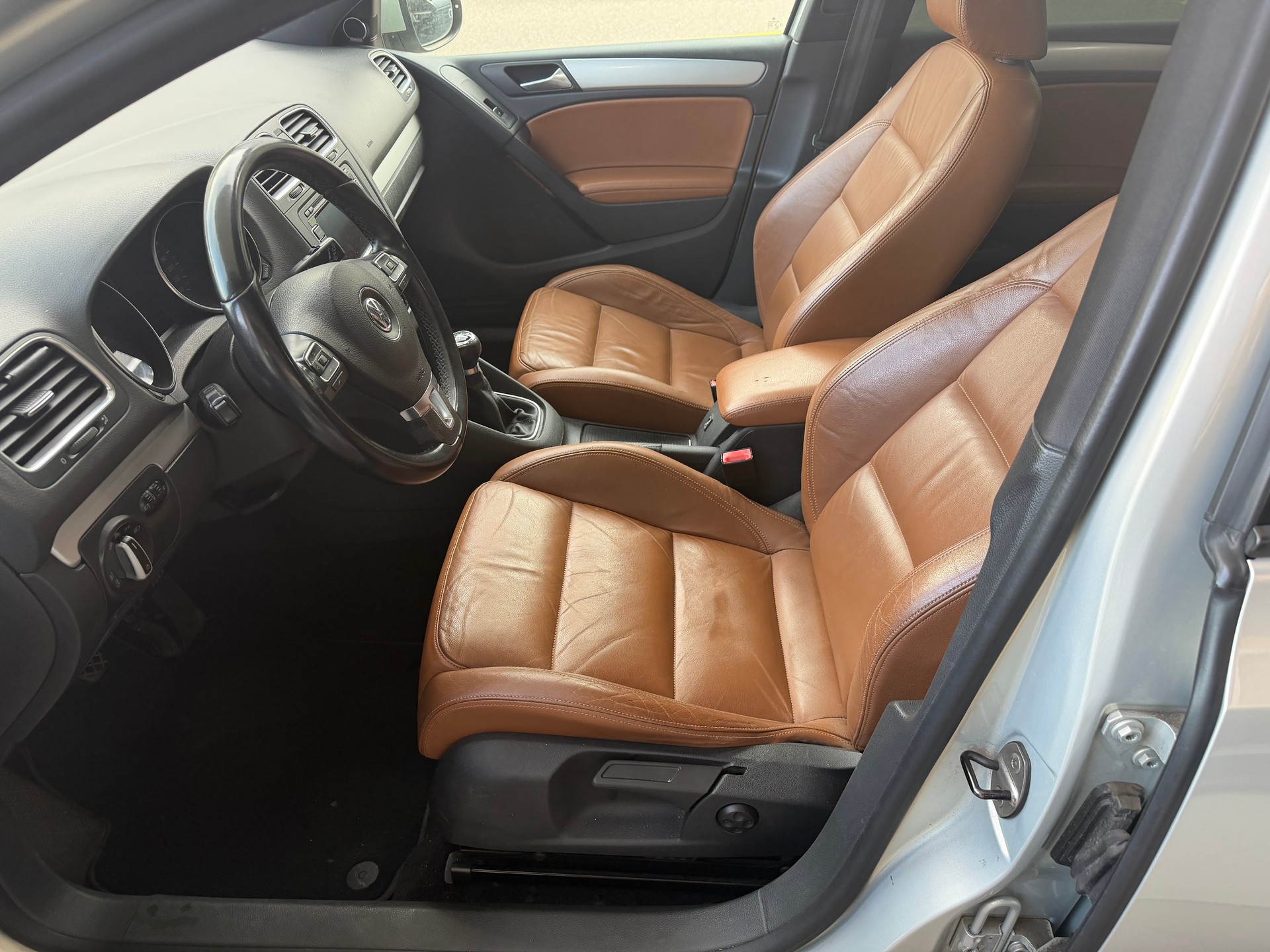 VW Golf 2.0 TDI Highline 4Motion-image-6