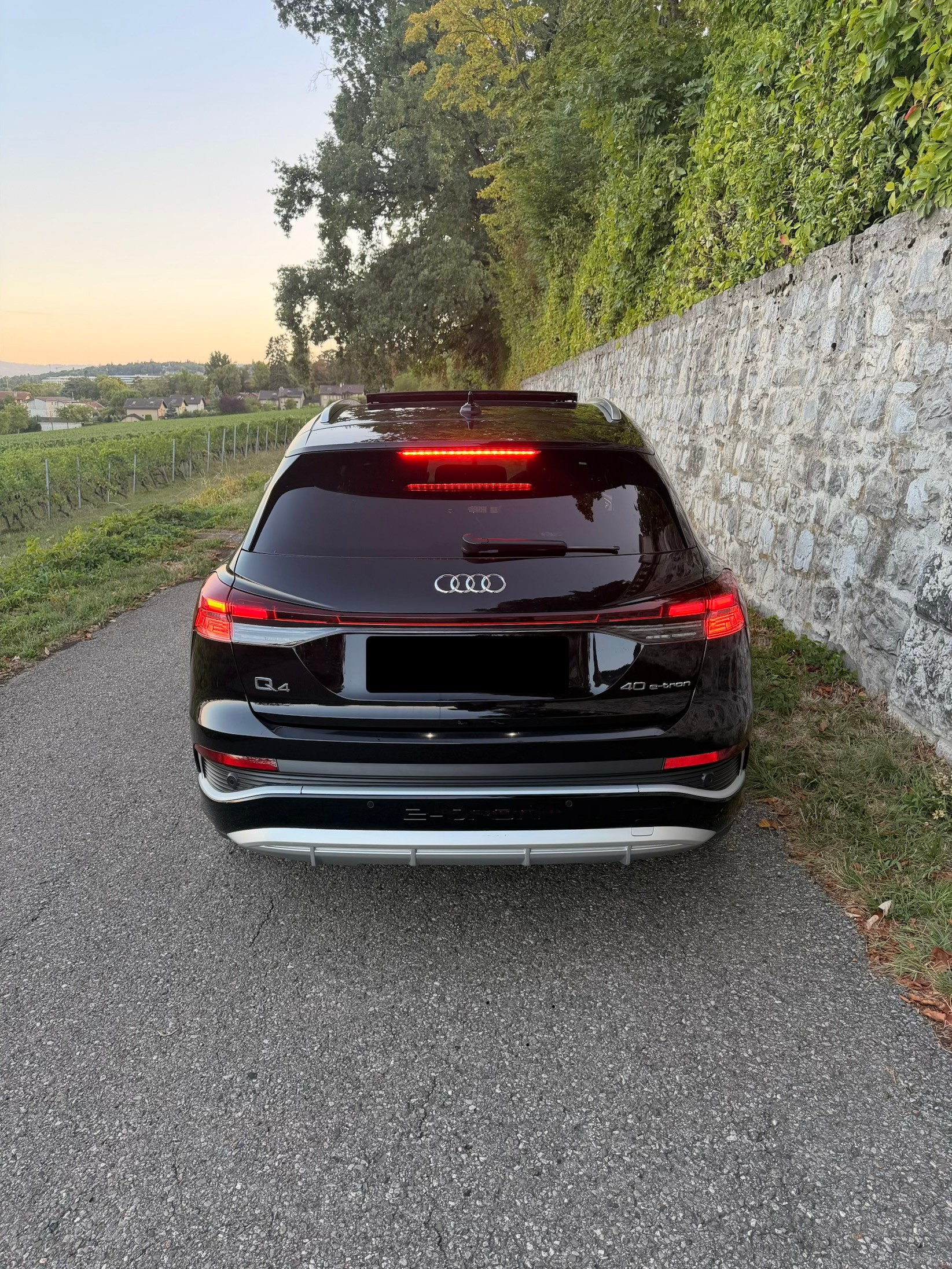 AUDI Q4 e-tron 40-image-2