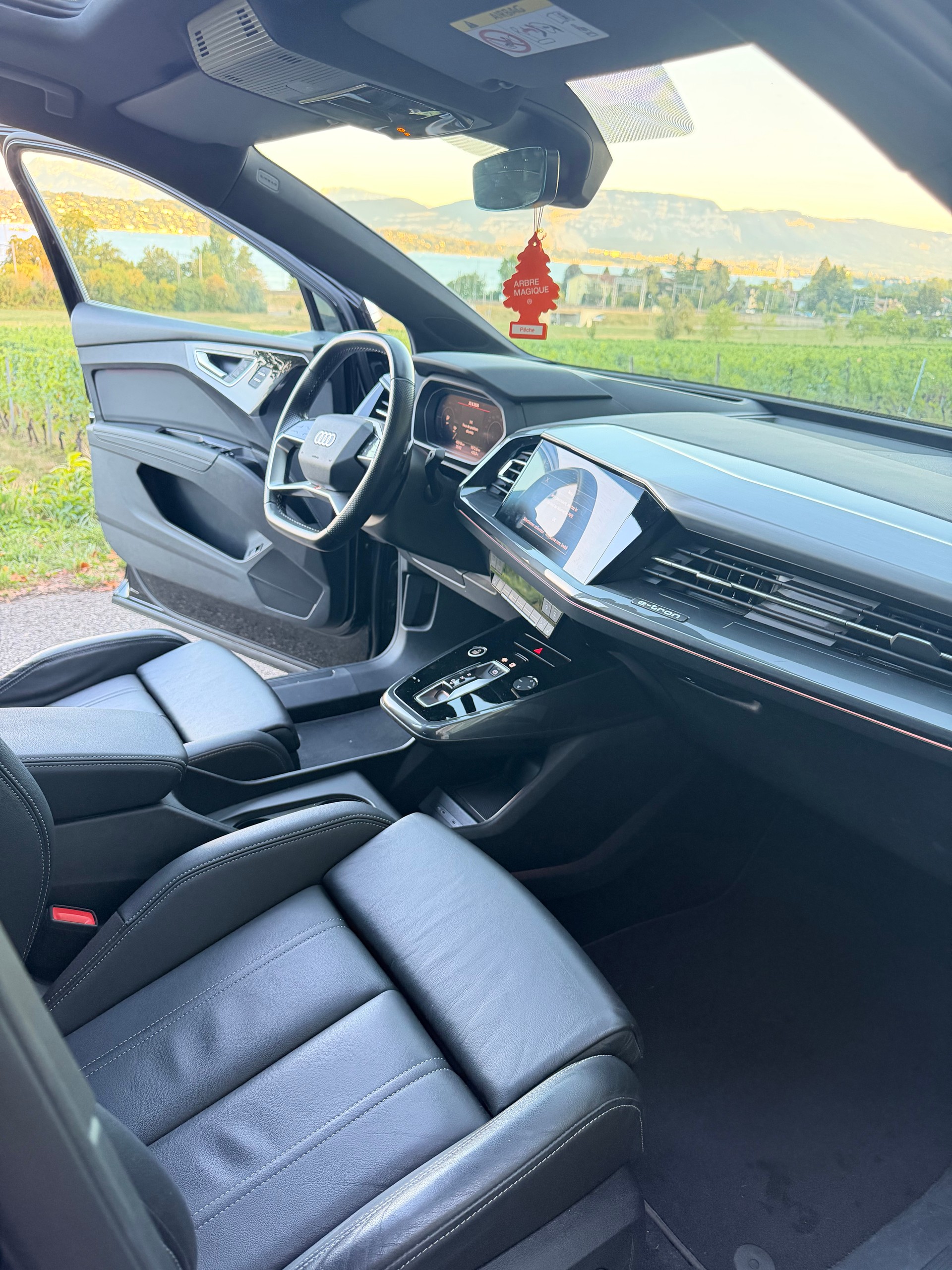 AUDI Q4 e-tron 40-image-4