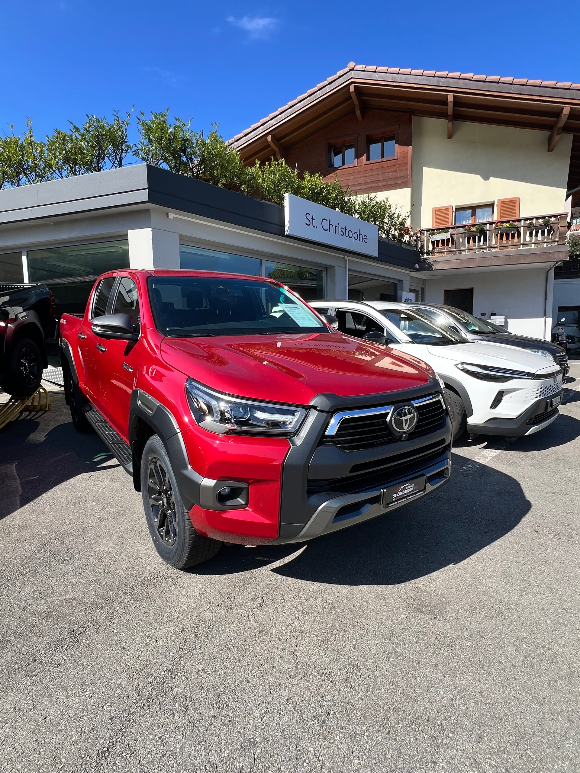 TOYOTA Hilux 2.8d MHEV Invincible Double Cab 4x4-image-4